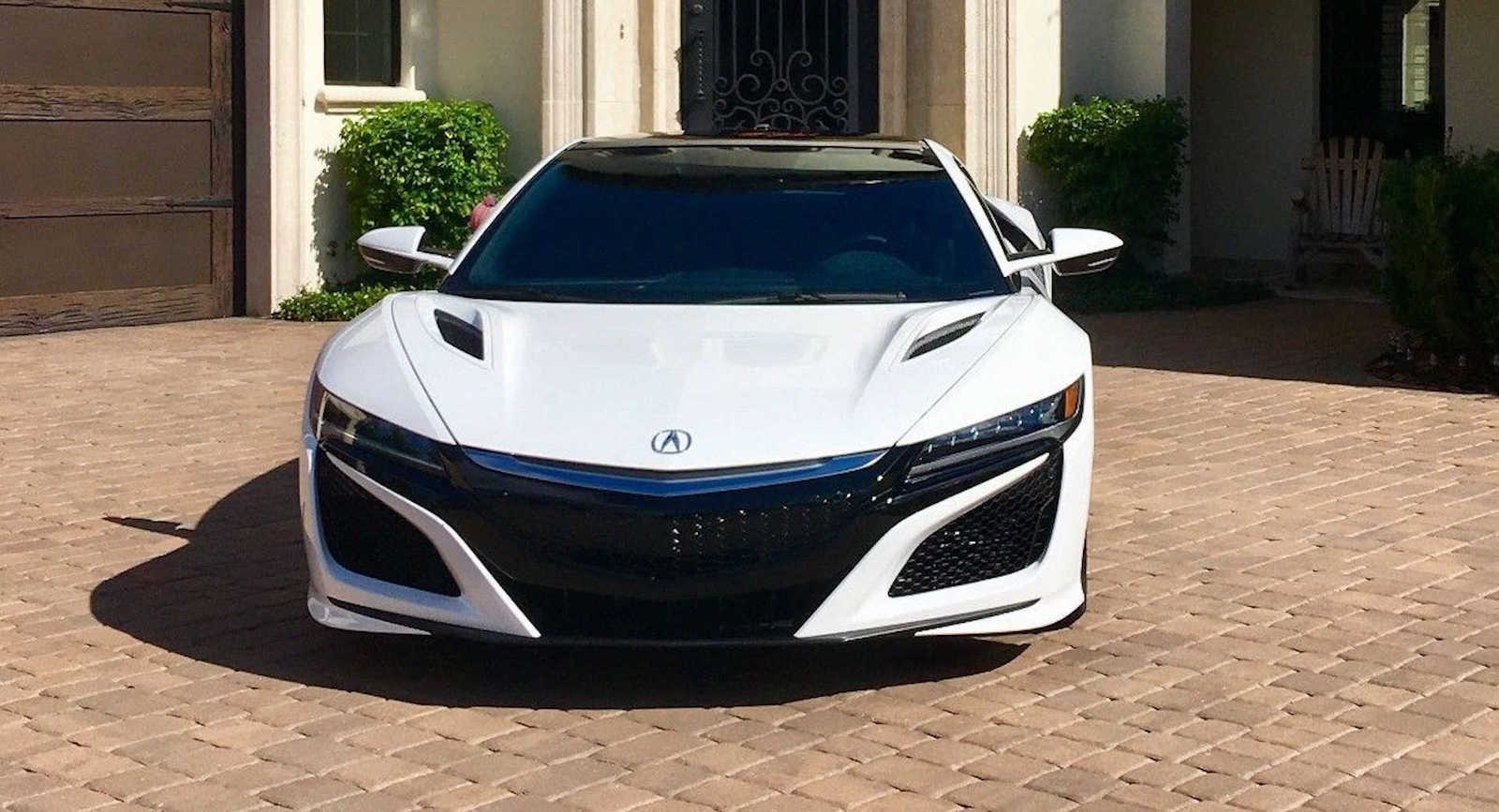 2017 Acura NSX Same Price Dilemma: This 2017 High-Tech Acura NSX Or A 2003 Pristine Original?