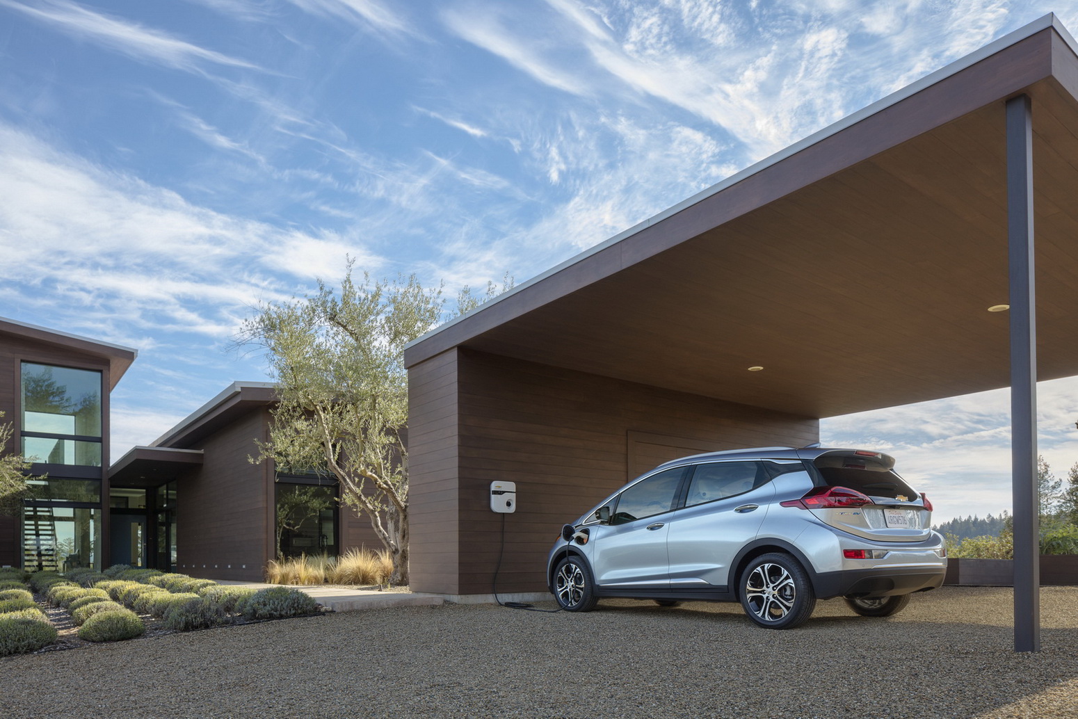 2017-Chevrolet-BoltEV-02 GM To Boost Production Of Electric Chevrolet Bolt