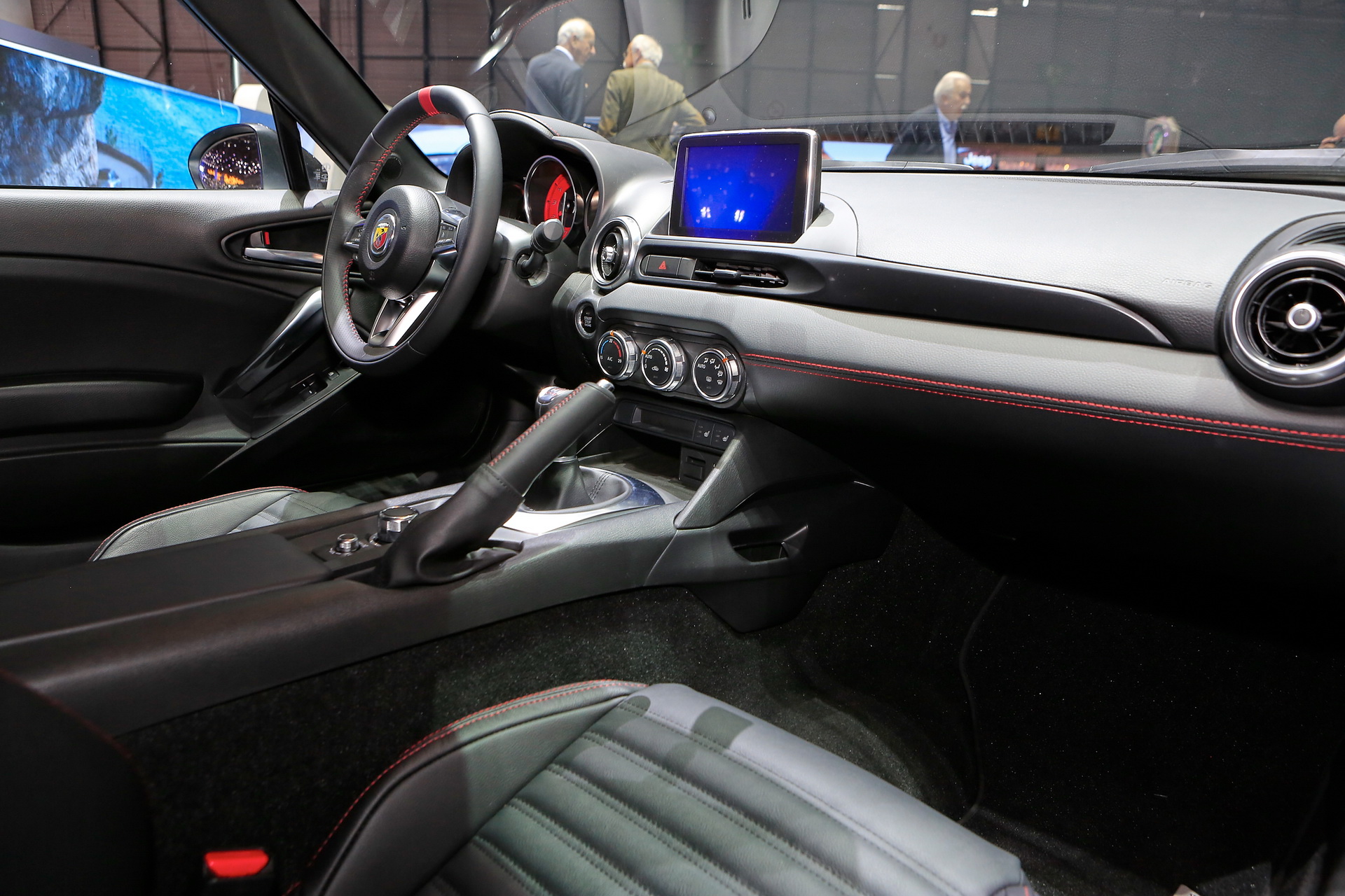 2018-Abarth124GT-09 Does A Carbon Hardtop Change The Way You Look At The Abarth 124 Spider?