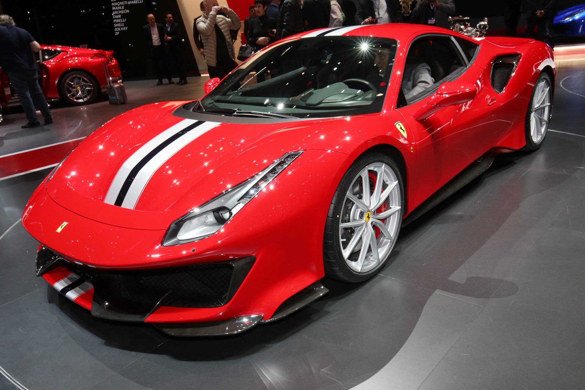 2018-Ferrari-488-Pista-02 Hardcore Ferrari 488 Pista Screams For Attention In Geneva