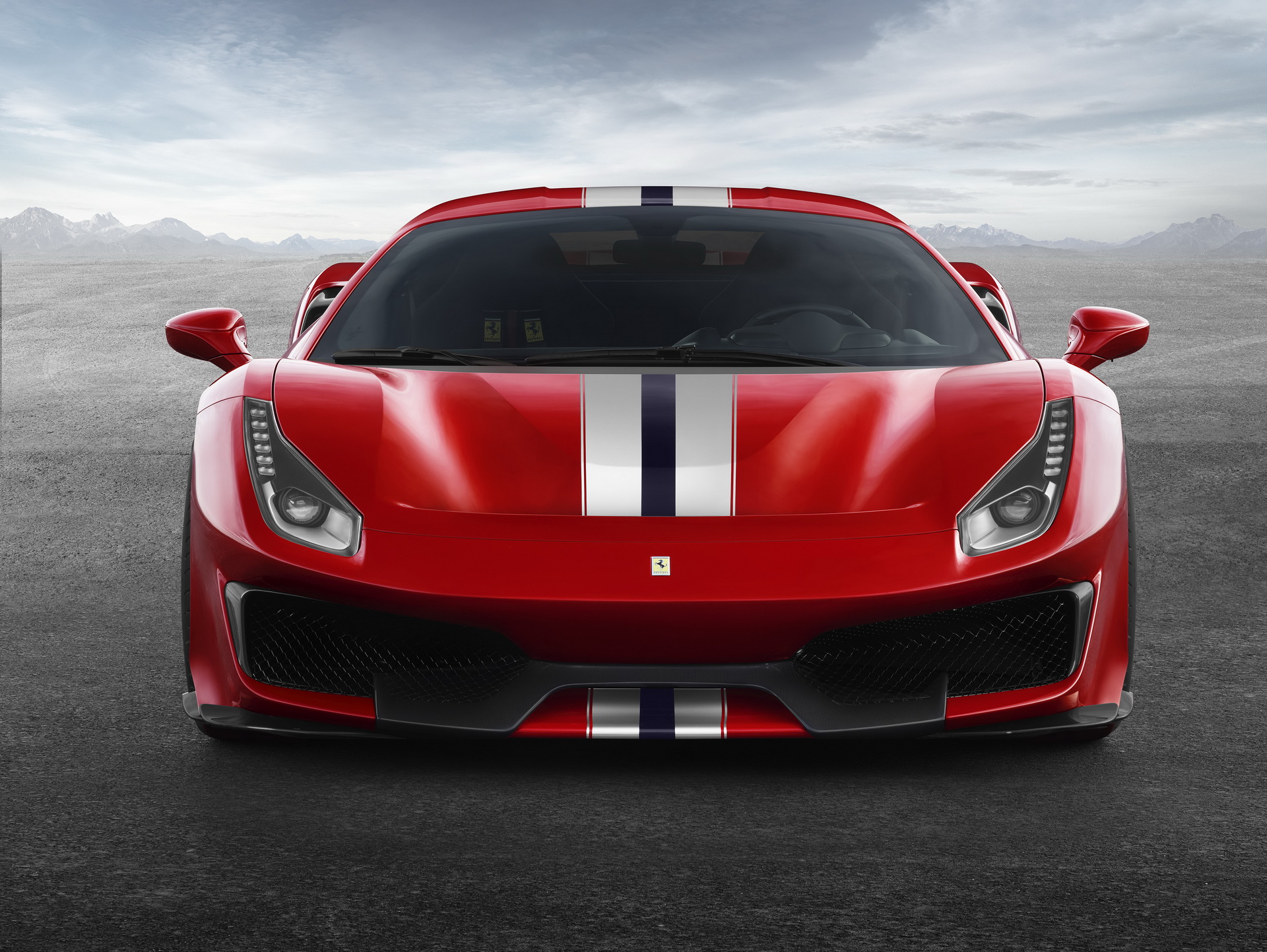 2018-Ferrari-488-Pista-12 Hardcore Ferrari 488 Pista Screams For Attention In Geneva