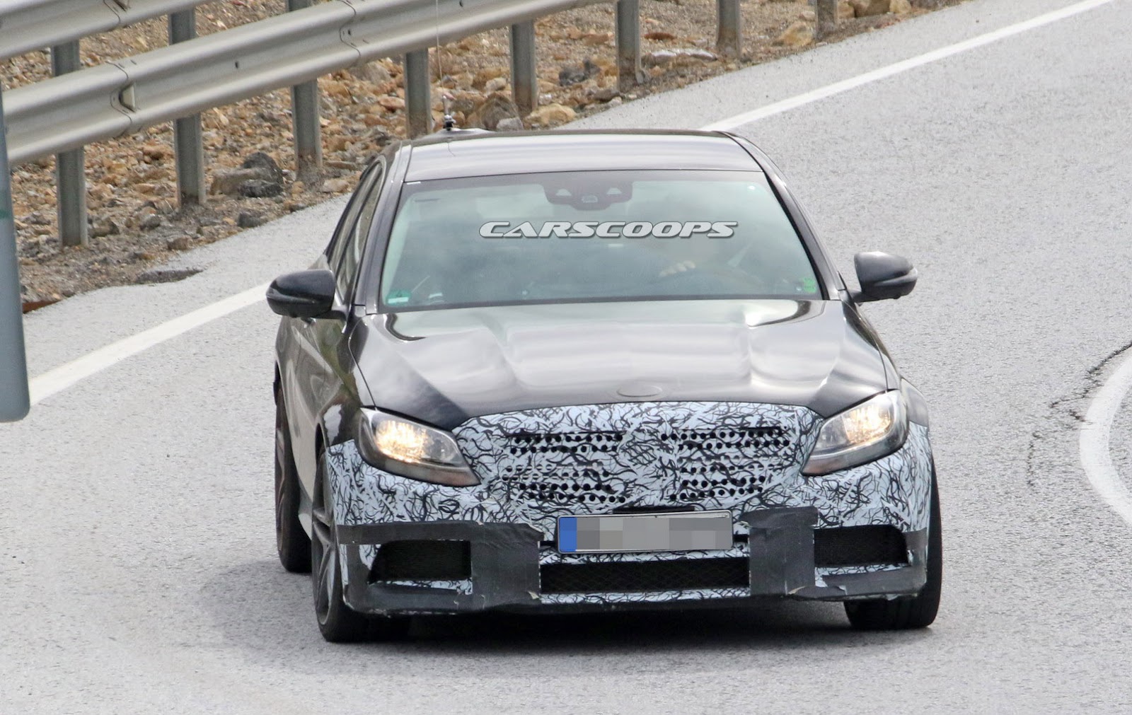 2018-Mercedes-C63-AMG-FL-Spy-3 2019 Mercedes-AMG C63 S Coupe Facelift On Track For World Premiere In NY