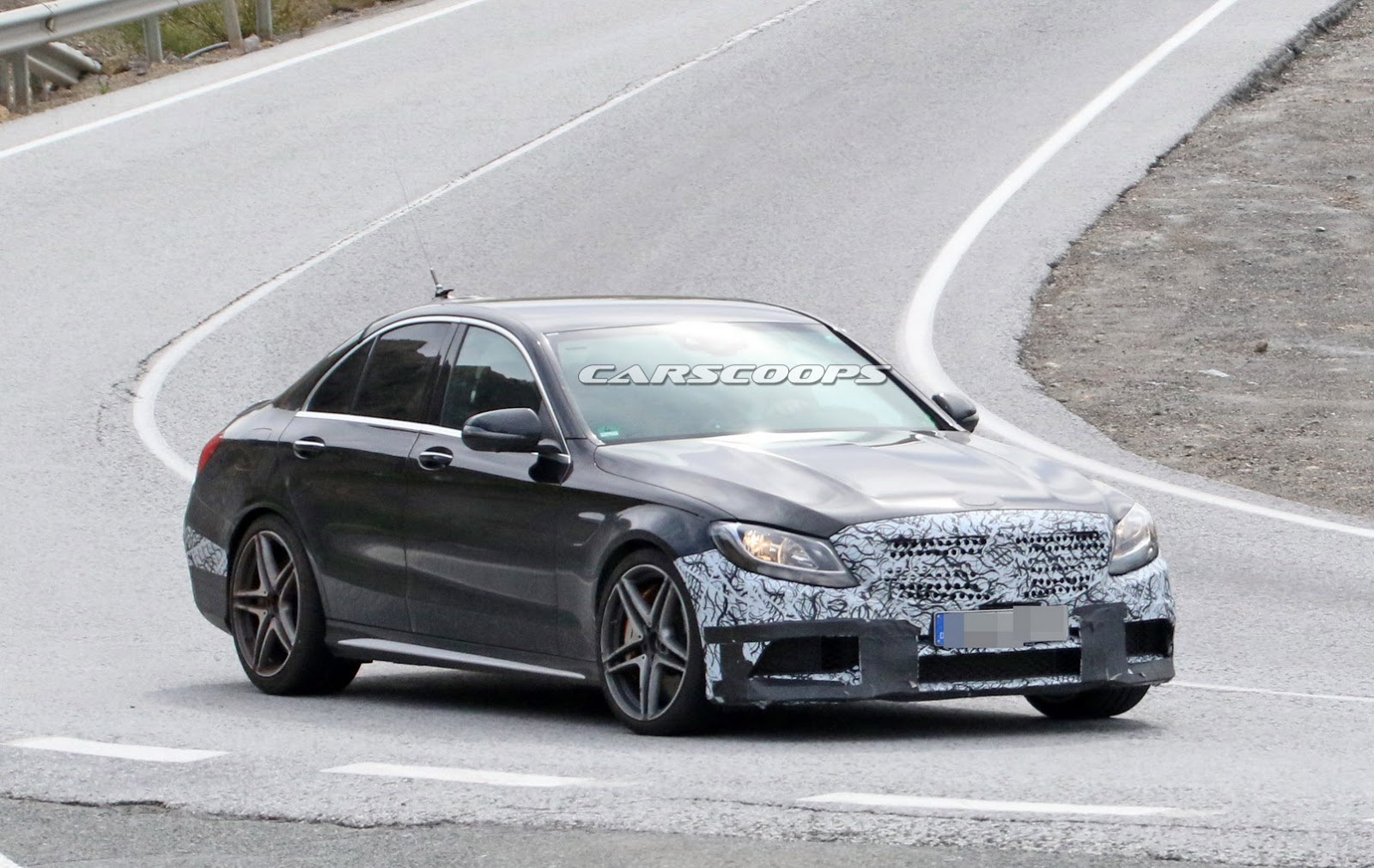 2018-Mercedes-C63-AMG-FL-Spy-4 2019 Mercedes-AMG C63 S Coupe Facelift On Track For World Premiere In NY