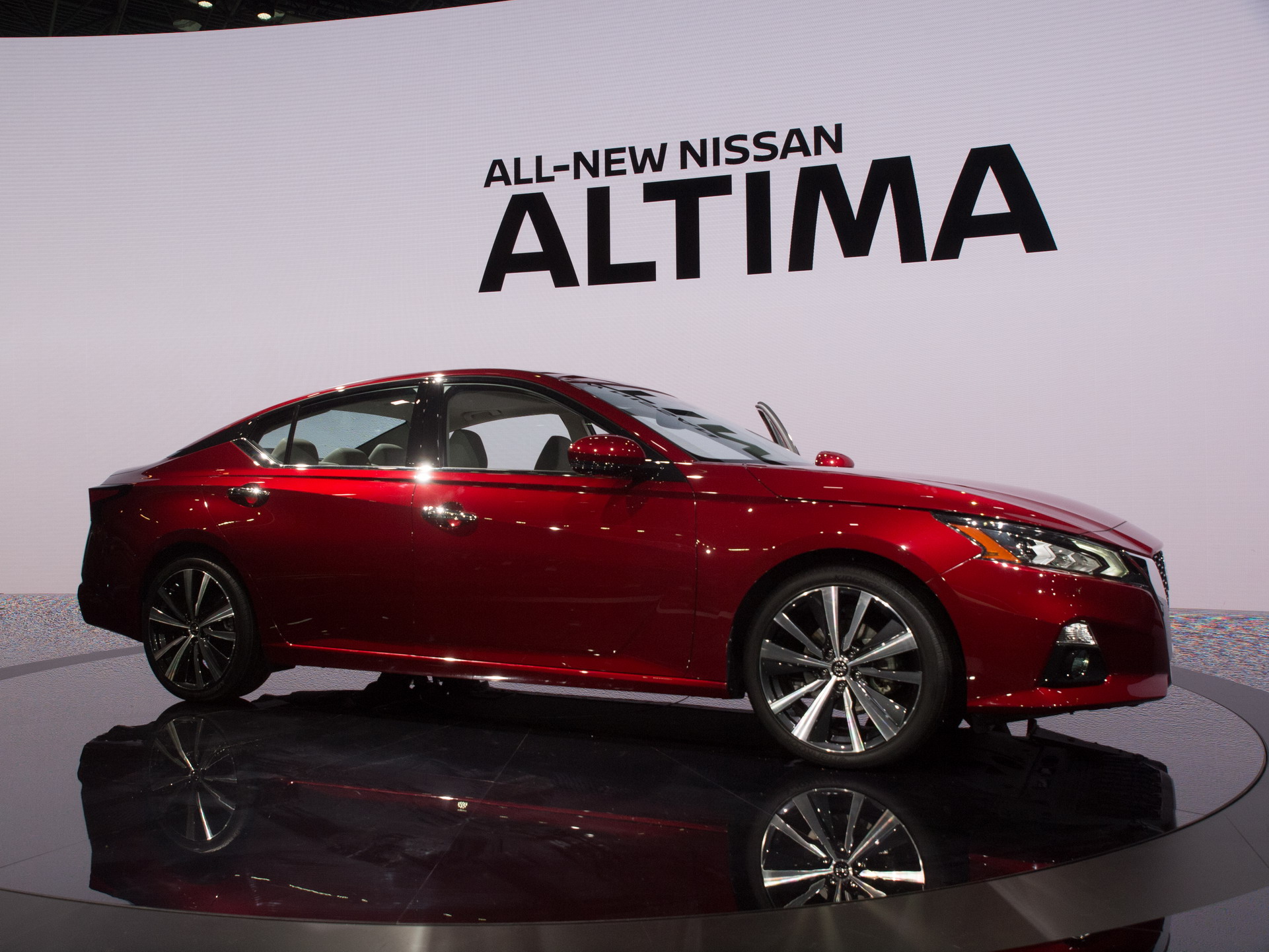 2018 New York International Auto Show Nissan Altima-7 2019 Nissan Altima Revealed, Gets AWD Option And 2.0L Turbo