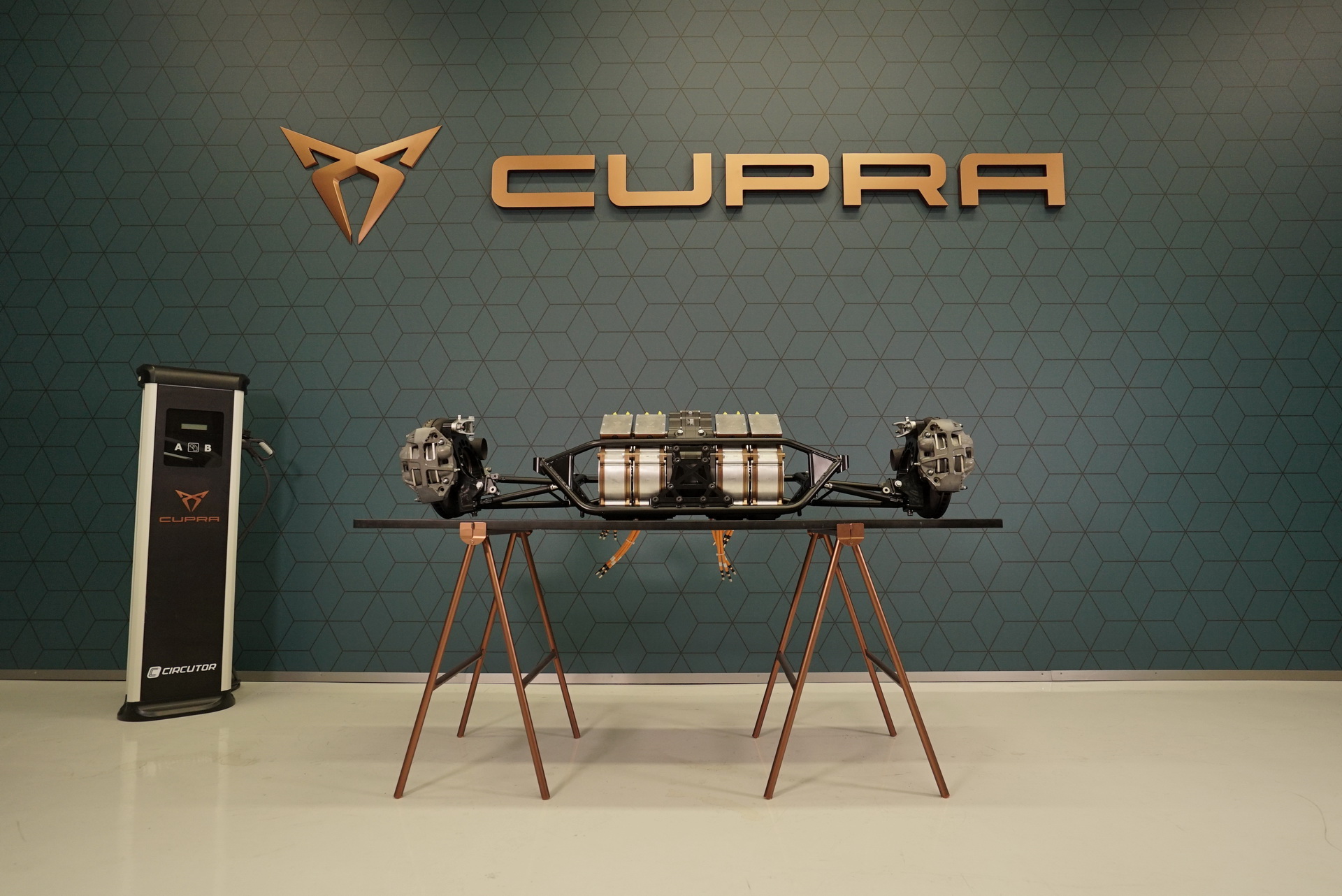 2018-cupra-e-racer-concept-16 Cupra e-Racer Sounds Like A Mosquito But Hits 100km/h In 3.2s | Geneva Images