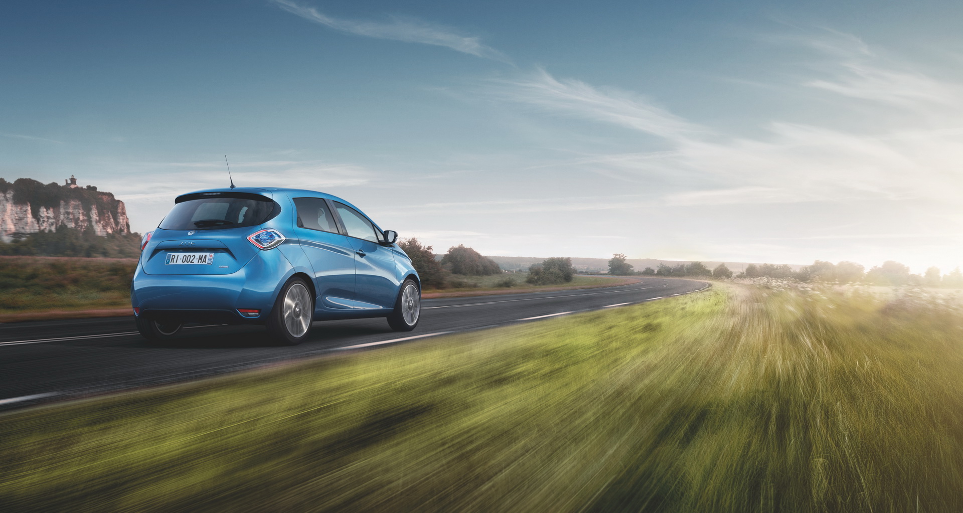 2018-renault-zoe-1 2018 Renault Zoe Arrives In UK With More Updates And £18,420 Price Tag