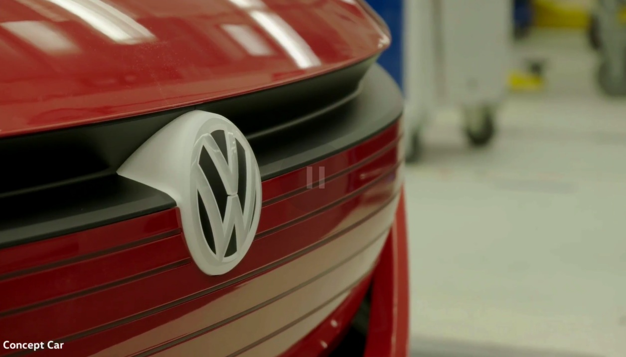 2018-vw-id-vizzion-concept-10 Volkswagen ID Vizzion Concept Comes To Life In New Videos