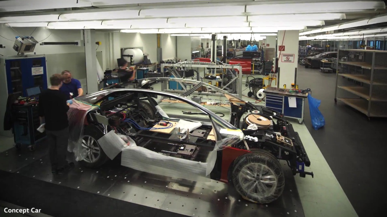 2018-vw-id-vizzion-concept-2 Volkswagen ID Vizzion Concept Comes To Life In New Videos