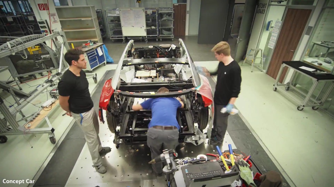 2018-vw-id-vizzion-concept-3 Volkswagen ID Vizzion Concept Comes To Life In New Videos