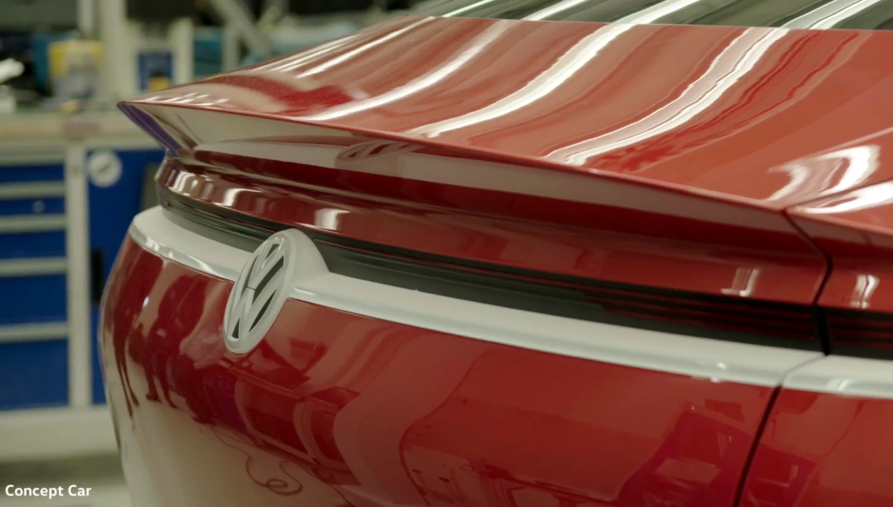 2018-vw-id-vizzion-concept-8 Volkswagen ID Vizzion Concept Comes To Life In New Videos
