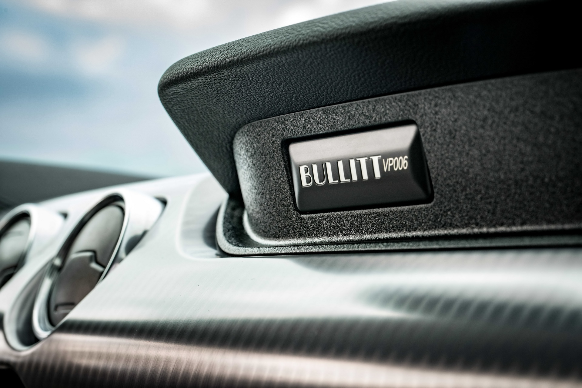 2018_FORD_MUSTANG_BULLITT_11 Ford Mustang Bullitt With 457HP V8 Wears Euro Costume In Geneva