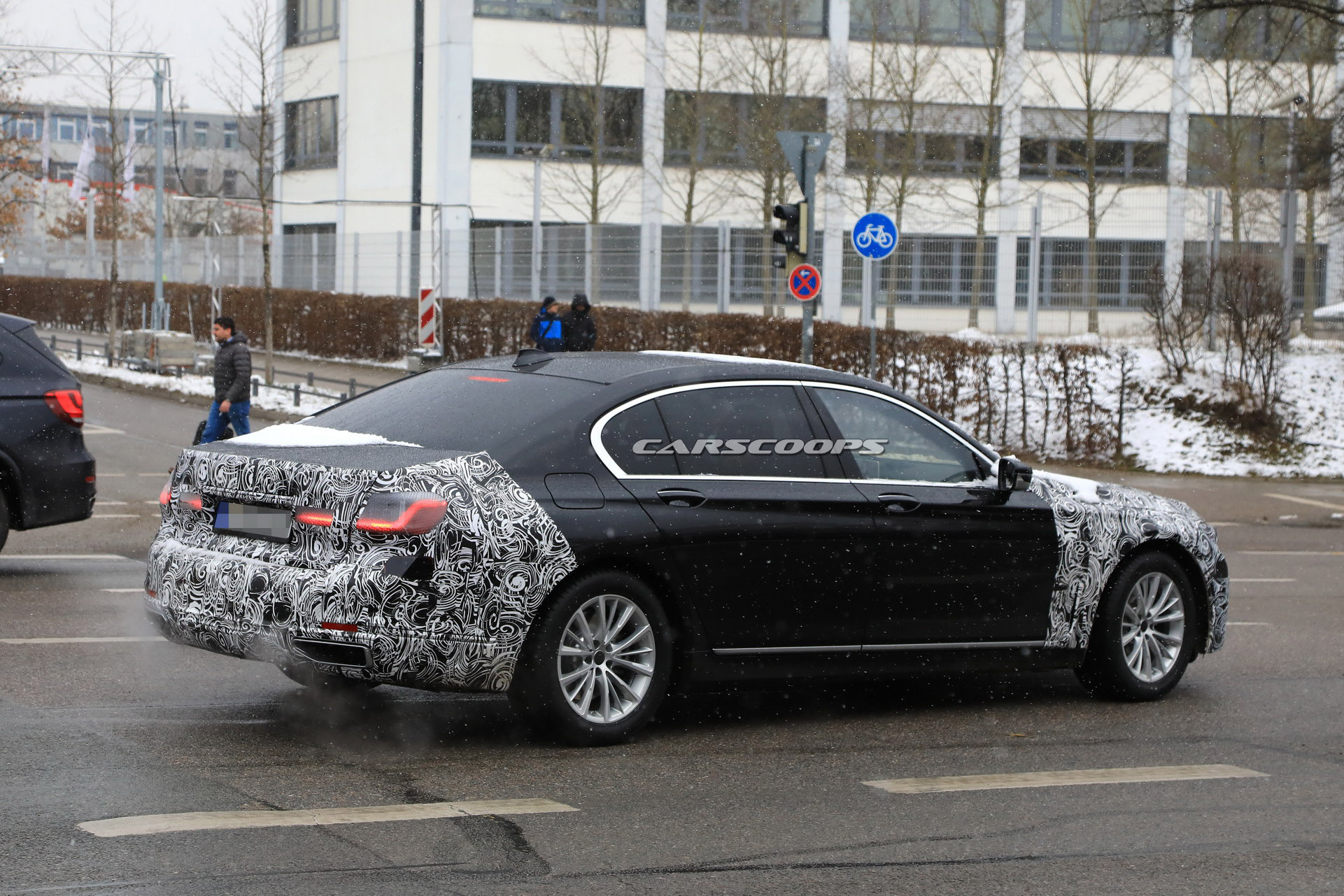 2019 BMW 7-Series S19 Facelifted 2019 BMW 7-Series Spied In Base And M760Li xDrive Forms