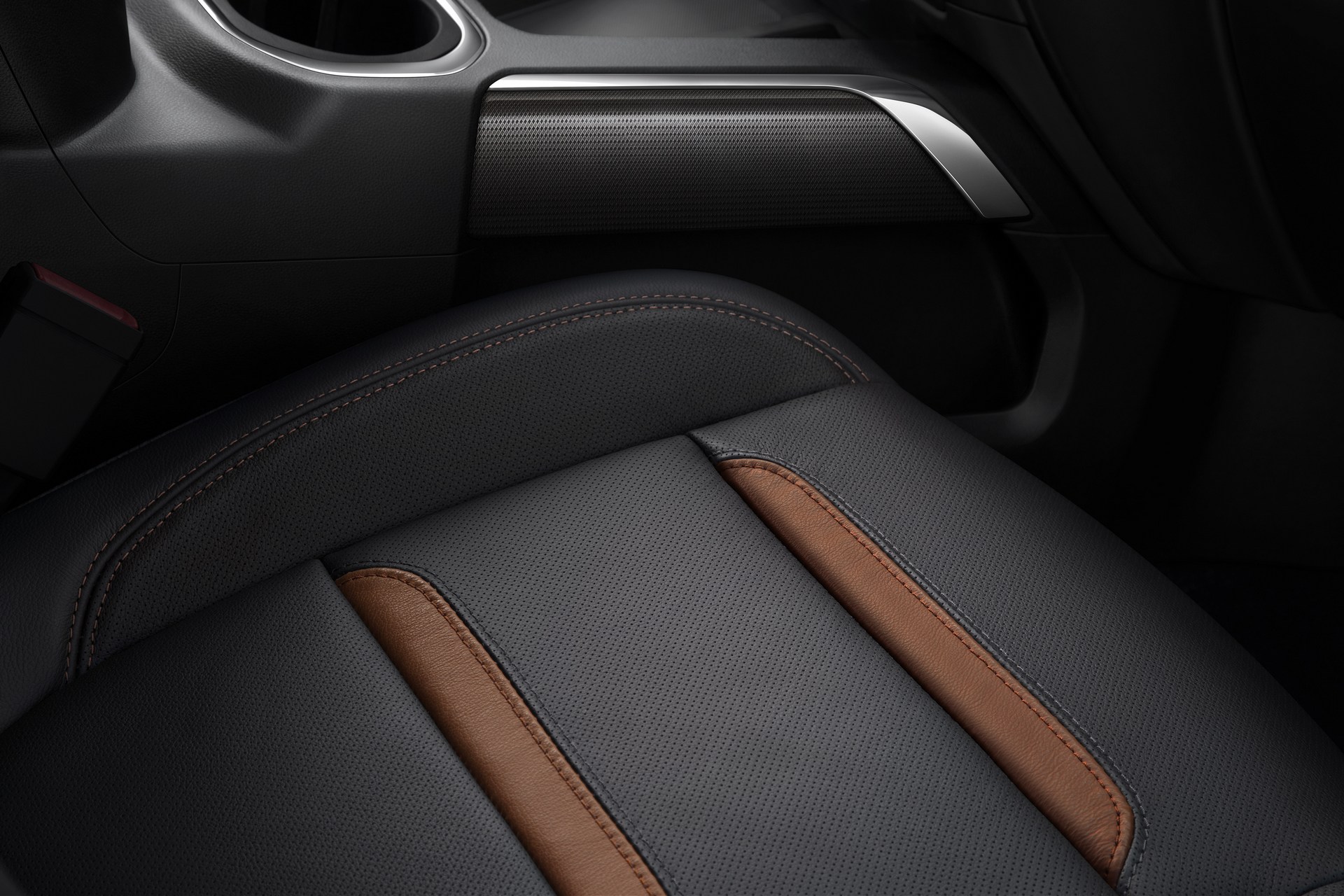 2019-GMC-Sierra-AT4-031 2019 GMC Sierra AT4 Brings Off-Road Chops To The Big Apple