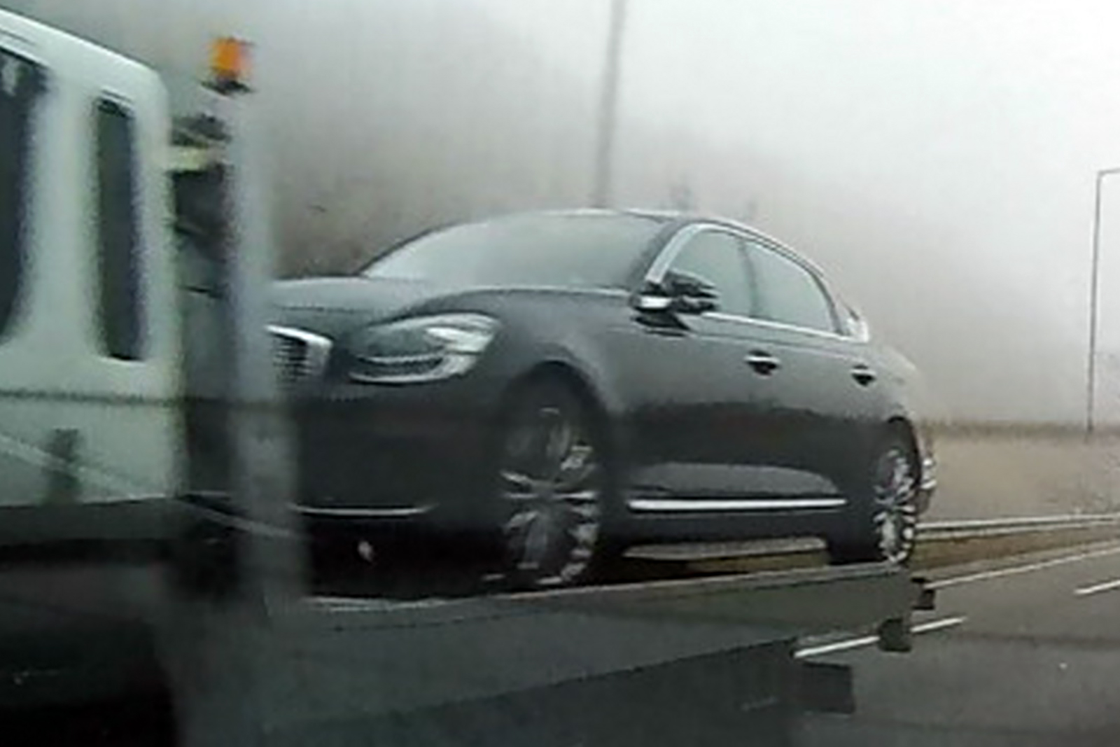 2019-Kia-Κ900-4 2019 Kia K900 Spotted On Trailer Completely Undisguised!