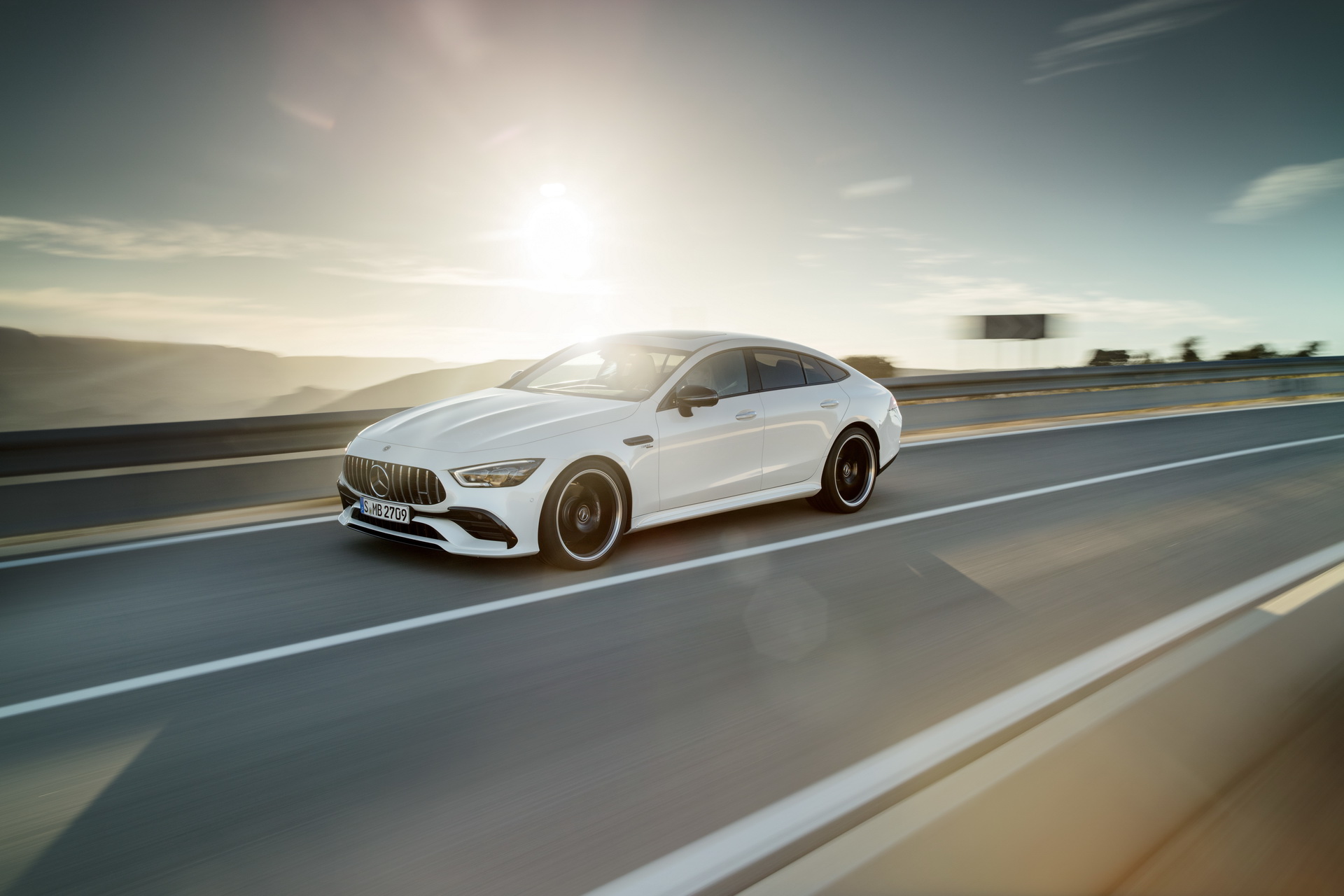 Mercedes-AMG GT 53 4MATIC+ 4-Türer Coupé Mercedes-AMG GT 4-Door Coupe Is A Smart-Looking 630HP Bruiser