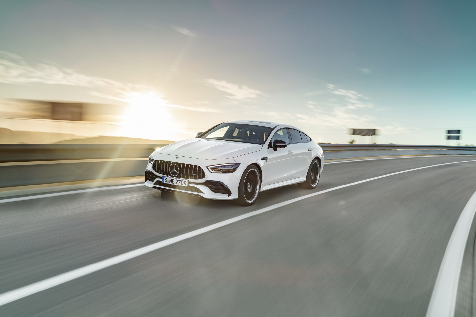 Mercedes-AMG GT 53 4MATIC+ 4-Türer Coupé Mercedes-AMG GT 4-Door Coupe Is A Smart-Looking 630HP Bruiser