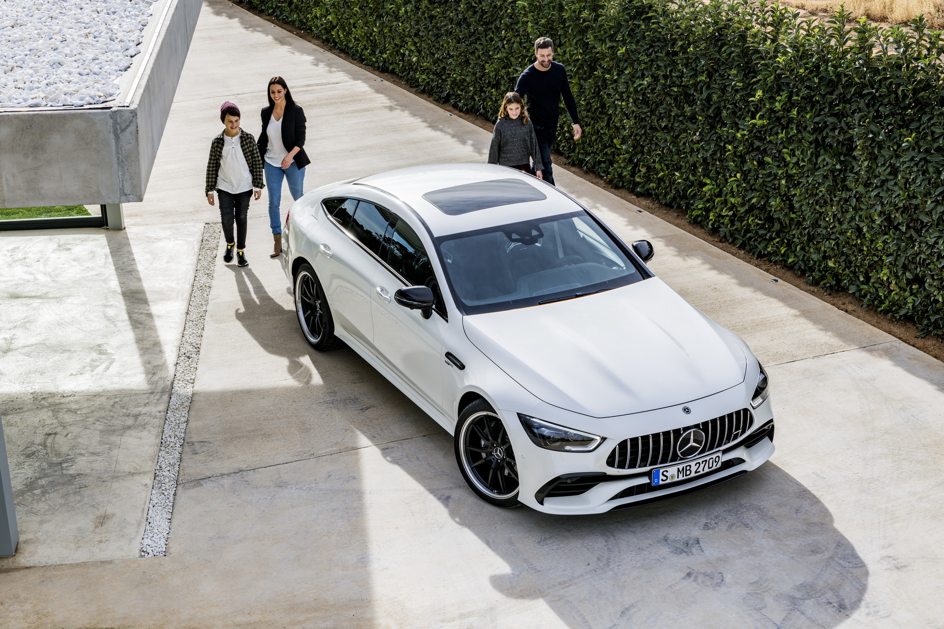 Mercedes-AMG GT 53 4MATIC+ 4-Türer Coupé Mercedes-AMG GT 4-Door Coupe Is A Smart-Looking 630HP Bruiser