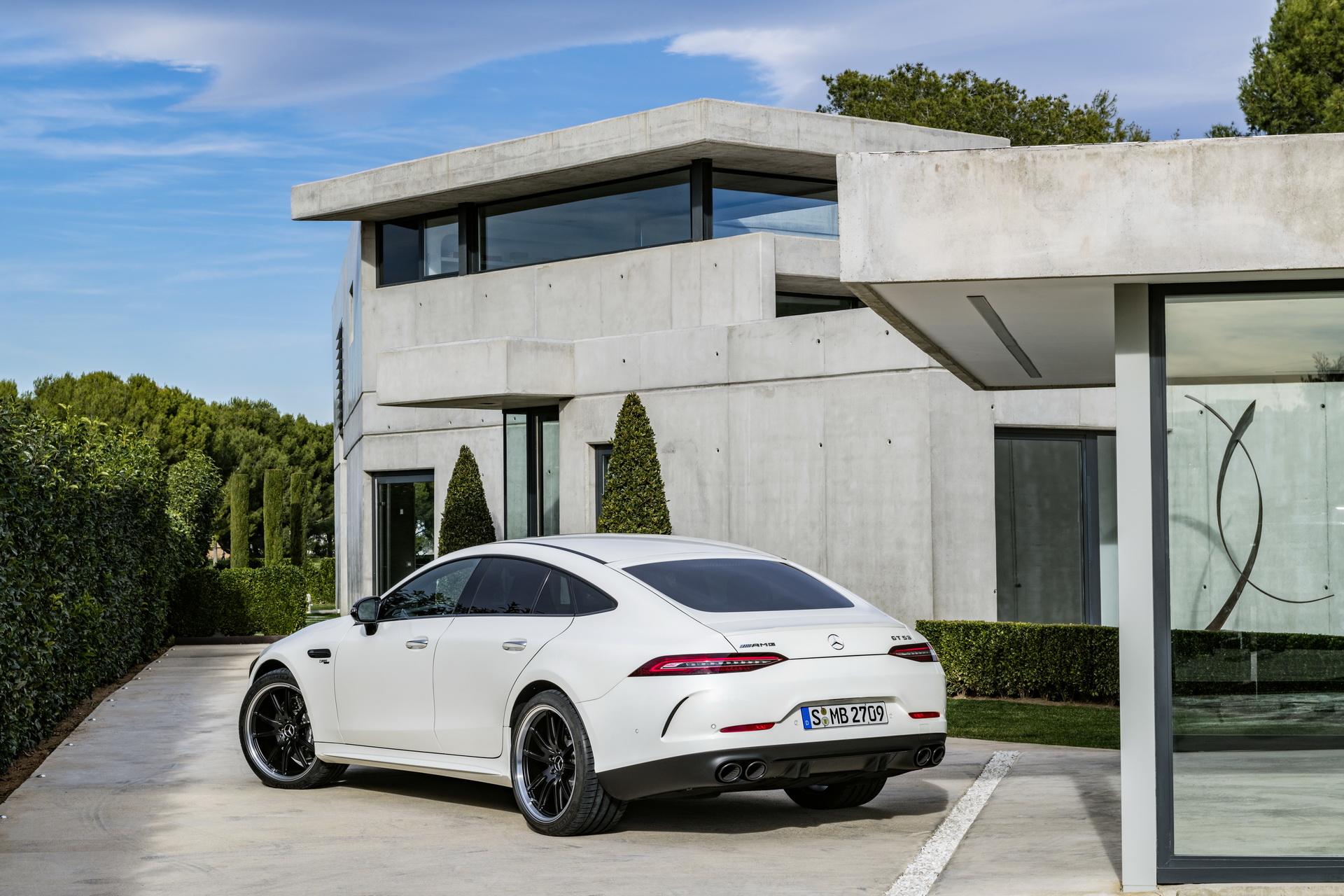 Mercedes-AMG GT 53 4MATIC+ 4-Türer Coupé Mercedes-AMG GT 4-Door Coupe Is A Smart-Looking 630HP Bruiser