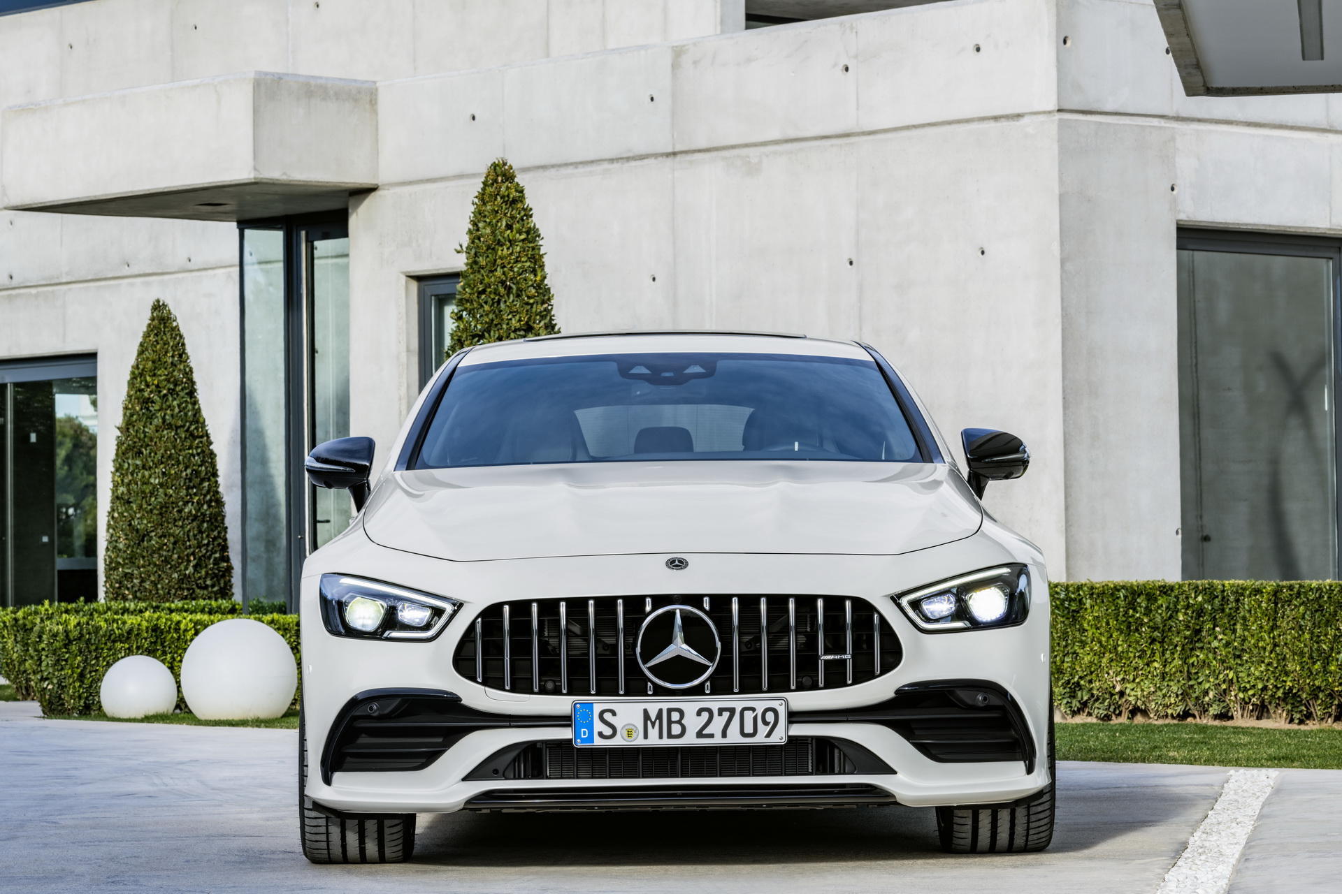 Mercedes-AMG GT 53 4MATIC+ 4-Türer Coupé Mercedes-AMG GT 4-Door Coupe Is A Smart-Looking 630HP Bruiser