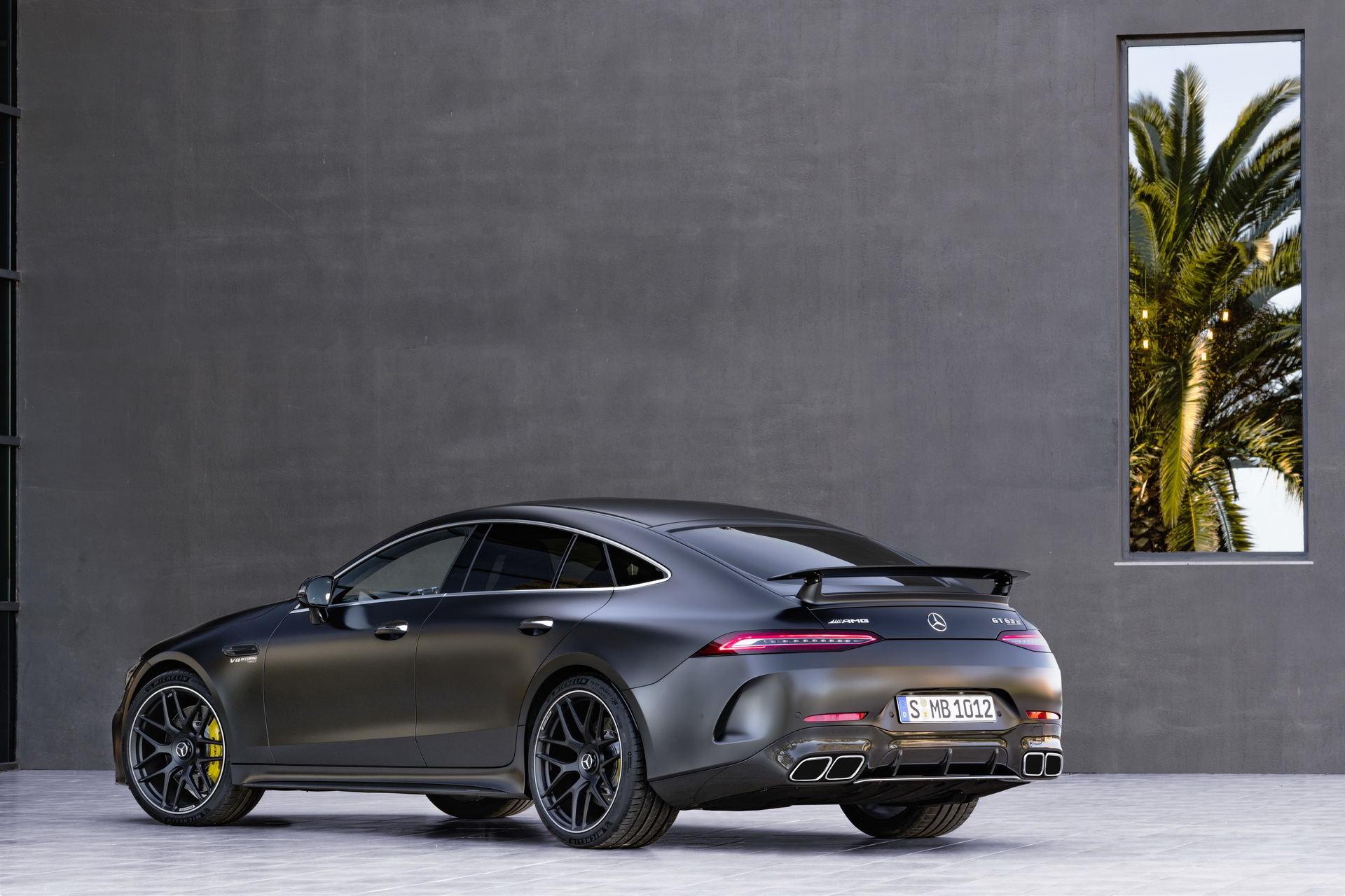 Mercedes-AMG GT 63 S 4MATIC+ 4-Türer Coupé Mercedes-AMG GT 4-Door Coupe Is A Smart-Looking 630HP Bruiser