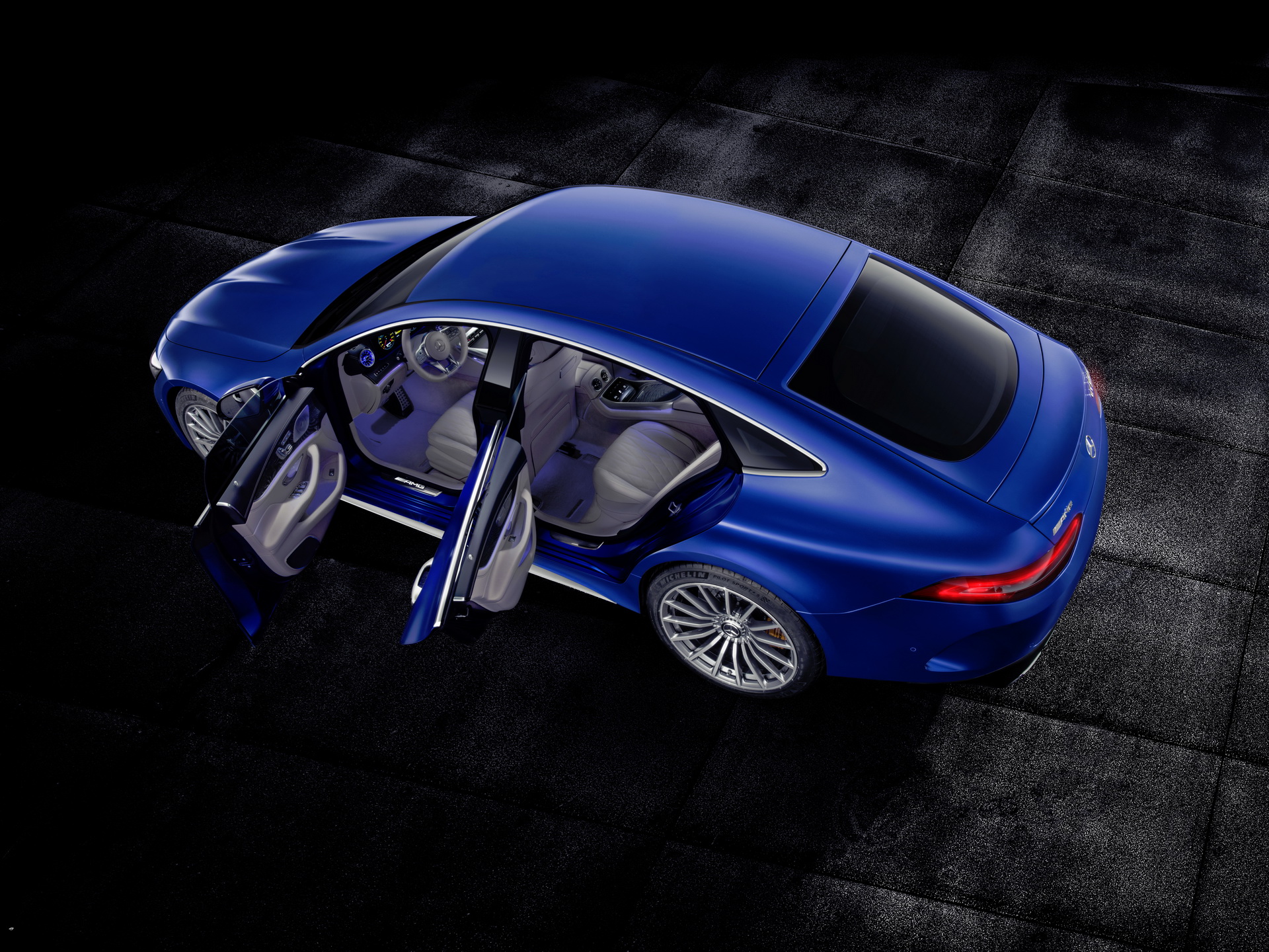 Mercedes-AMG GT 63 S 4MATIC+ 4-Türer Coupé Mercedes-AMG GT 4-Door Coupe Is A Smart-Looking 630HP Bruiser