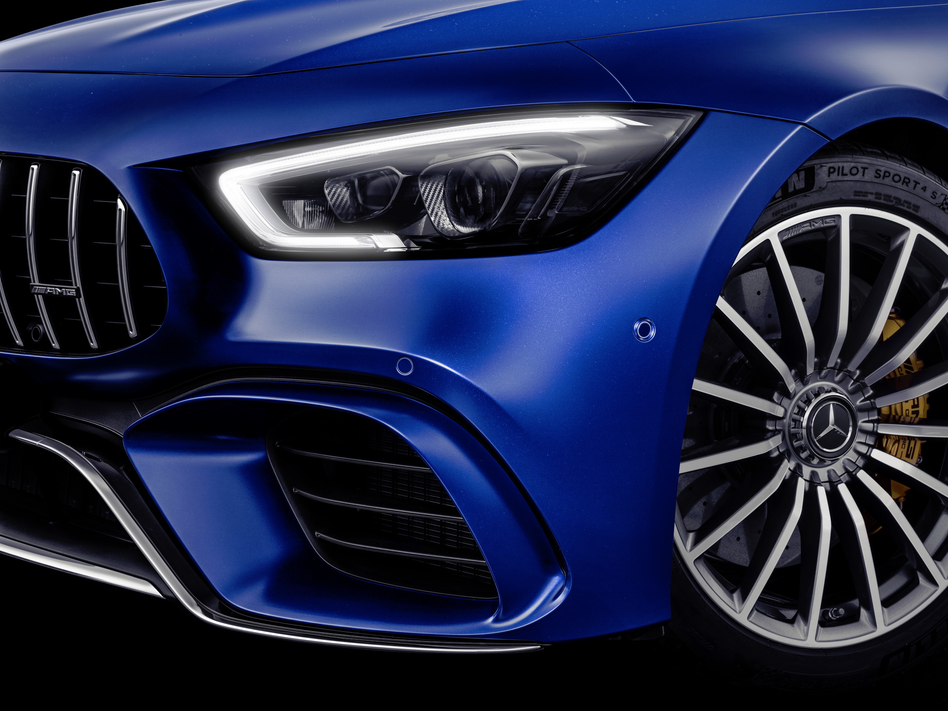 Mercedes-AMG GT 63 S 4MATIC+ 4-Türer Coupé Mercedes-AMG GT 4-Door Coupe Is A Smart-Looking 630HP Bruiser