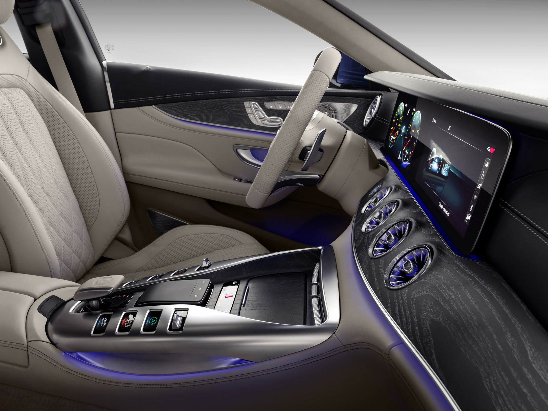 18C0138_016 Mercedes-AMG GT 4-Door Coupe Is A Smart-Looking 630HP Bruiser