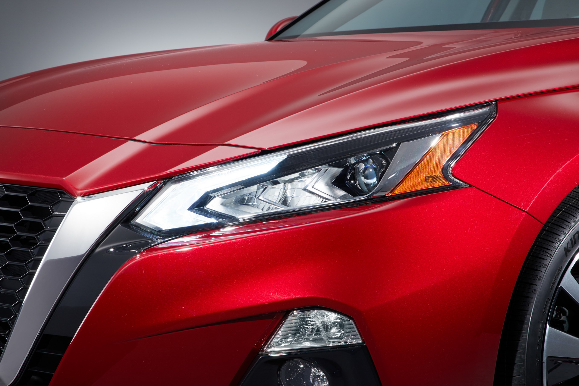 2019-Nissan-Altima-14 2019 Nissan Altima Revealed, Gets AWD Option And 2.0L Turbo