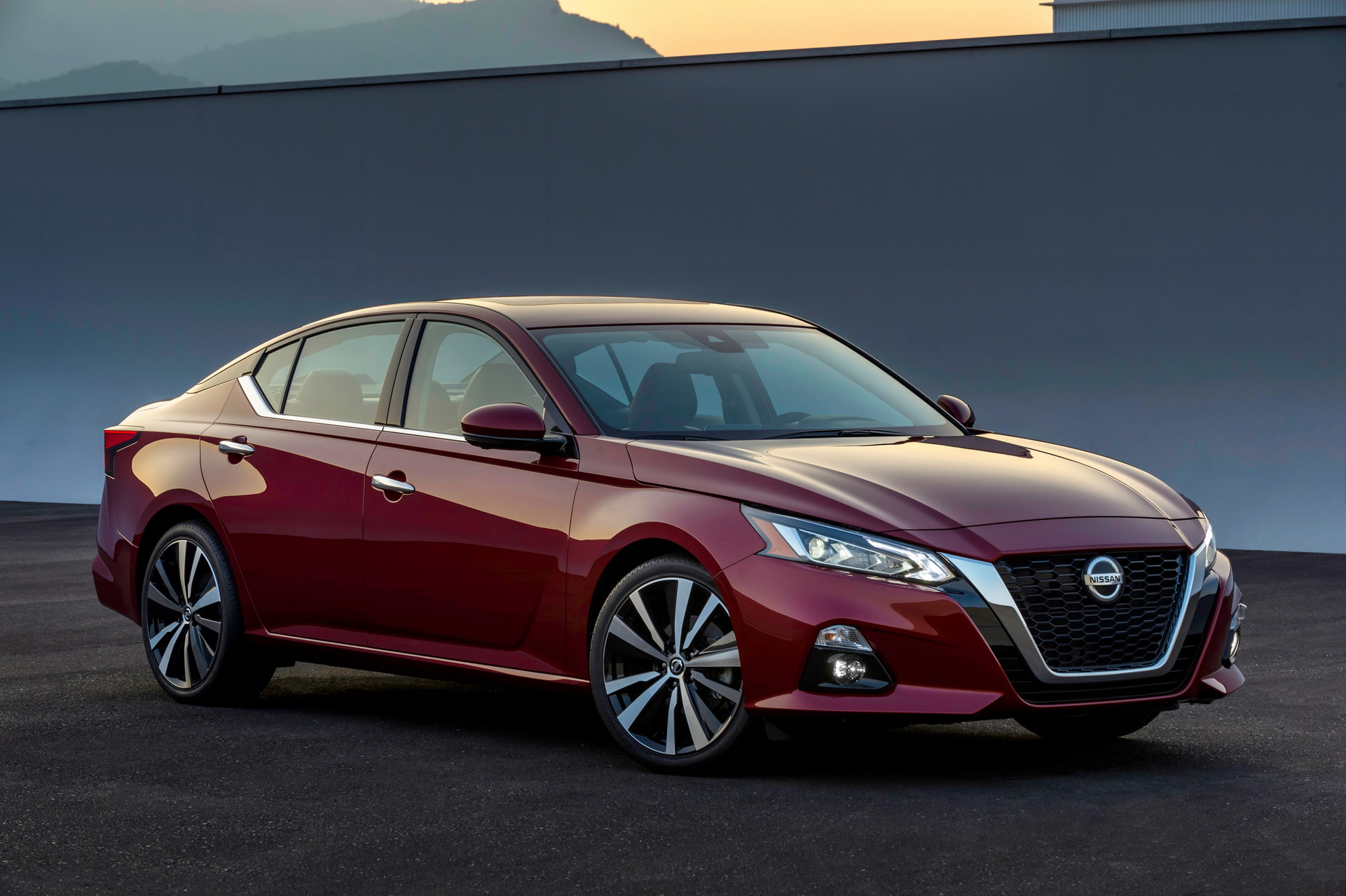 2019-Nissan-Altima-2 2019 Nissan Altima Revealed, Gets AWD Option And 2.0L Turbo