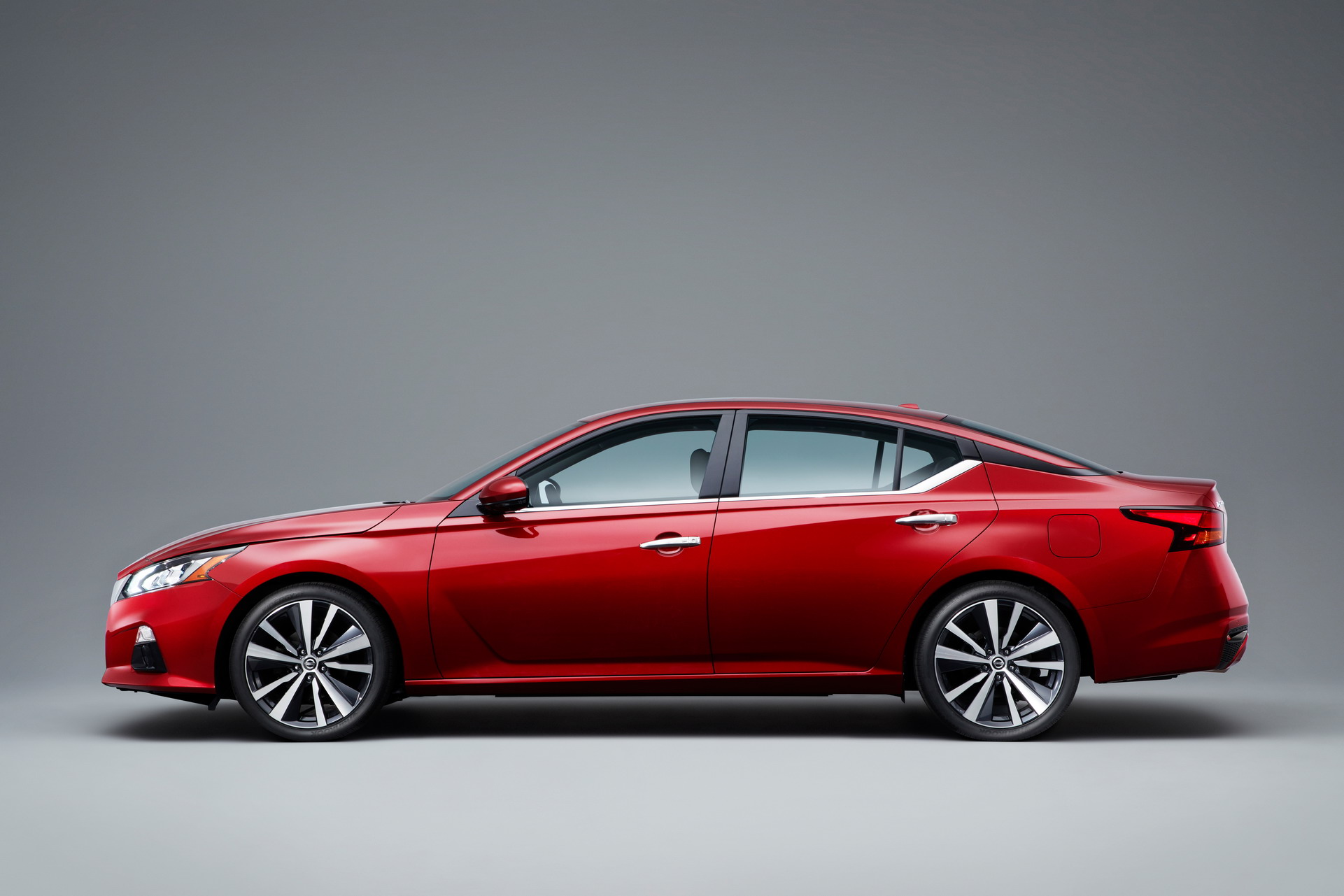 2019-Nissan-Altima-8 2019 Nissan Altima Revealed, Gets AWD Option And 2.0L Turbo