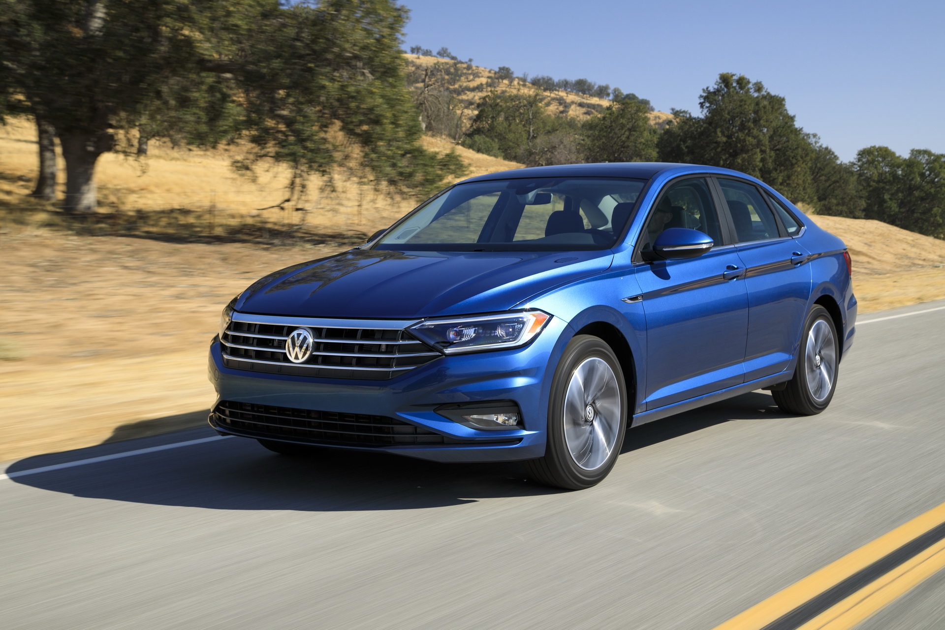 2019-VW-JETTA-01 Larger 2019 VW Jetta With 1.4L Turbo Will Return Up To 40mpg