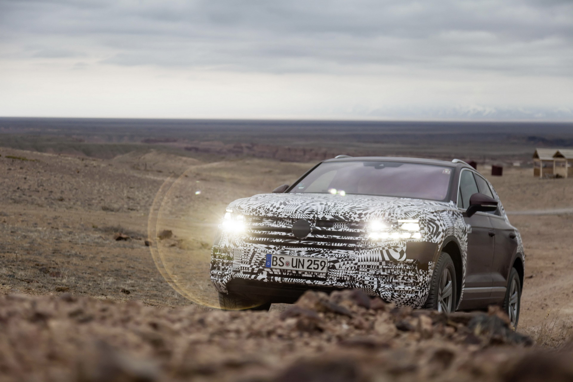 2019 Volkswagen Touareg 1 2019 VW Touareg: Here’s Everything We Know Before The Big Reveal