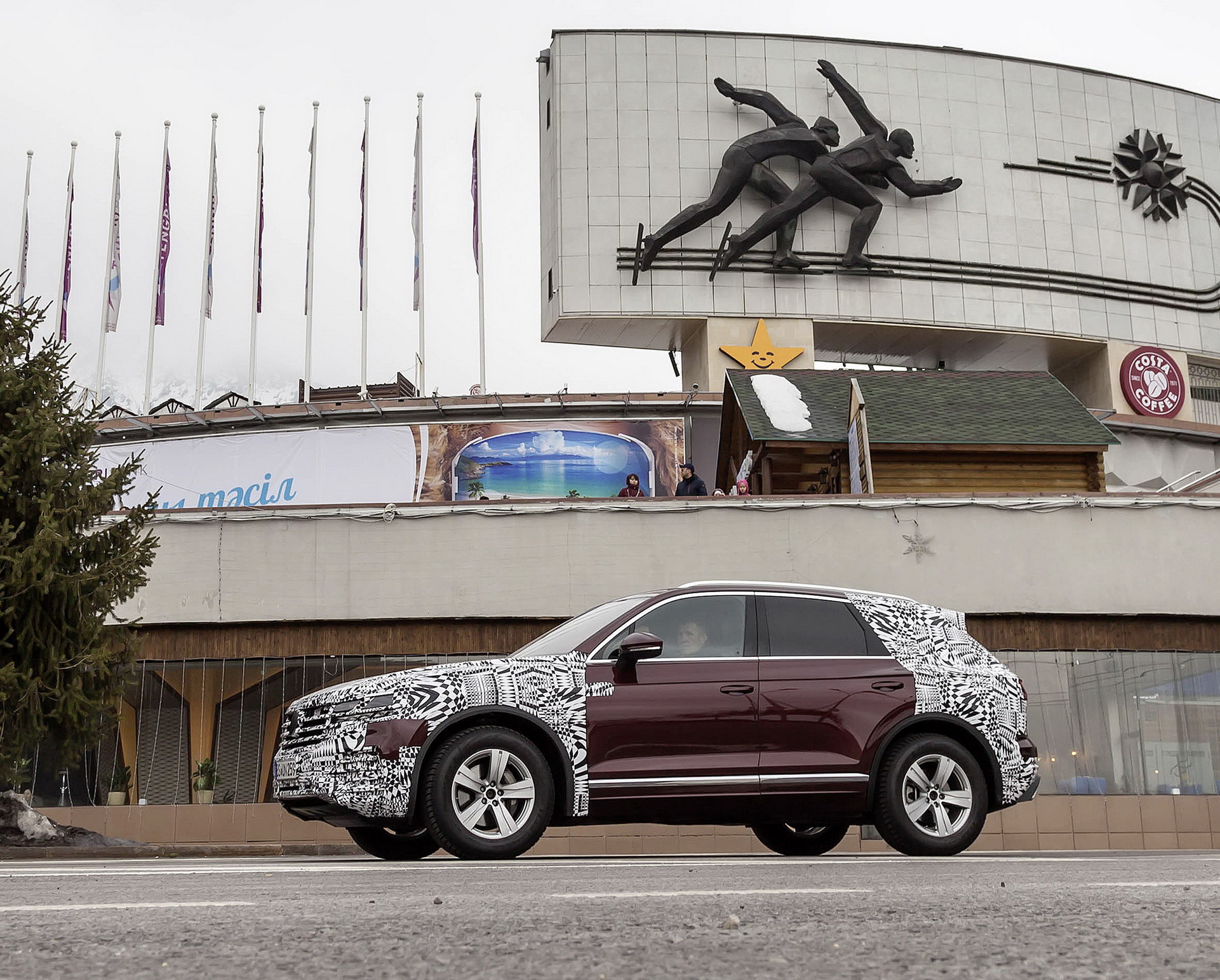 2019 Volkswagen Touareg 10 2019 VW Touareg: Here’s Everything We Know Before The Big Reveal