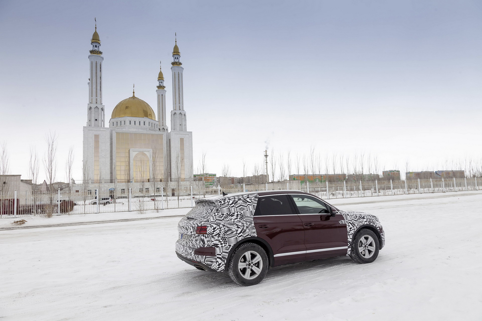 2019 Volkswagen Touareg 14 2019 VW Touareg: Here’s Everything We Know Before The Big Reveal