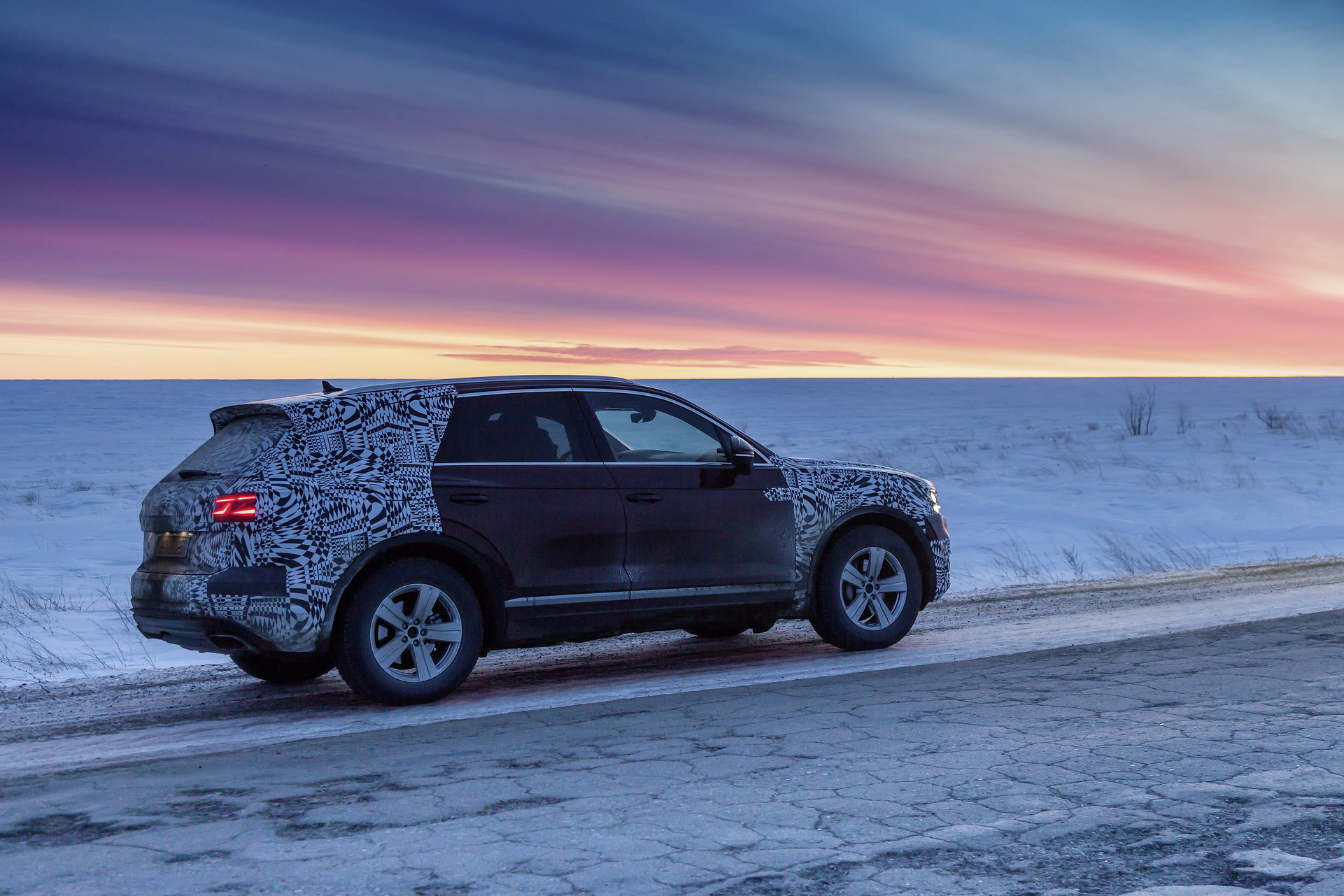 2019 Volkswagen Touareg 25 2019 VW Touareg: Here’s Everything We Know Before The Big Reveal