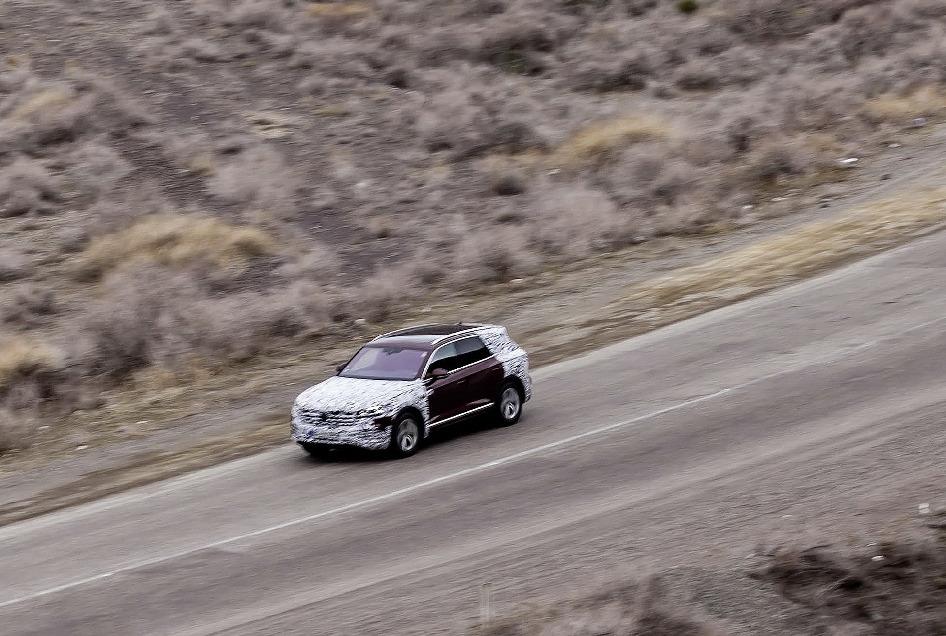 2019 Volkswagen Touareg 6 2019 VW Touareg: Here’s Everything We Know Before The Big Reveal