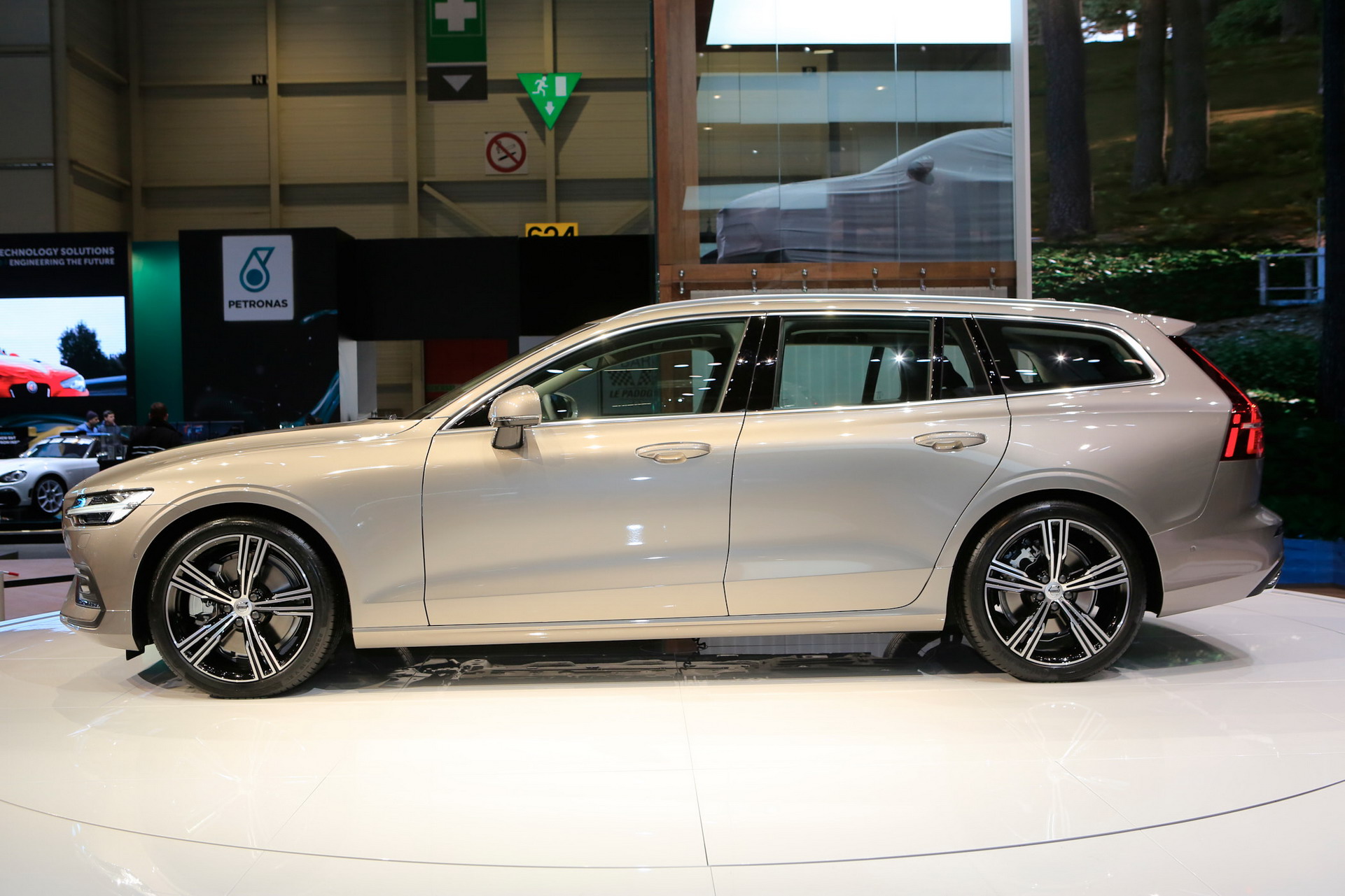 2019 Volvo V60 16 Volvo To Debut 2019 V60 And XC40 Inscription In America
