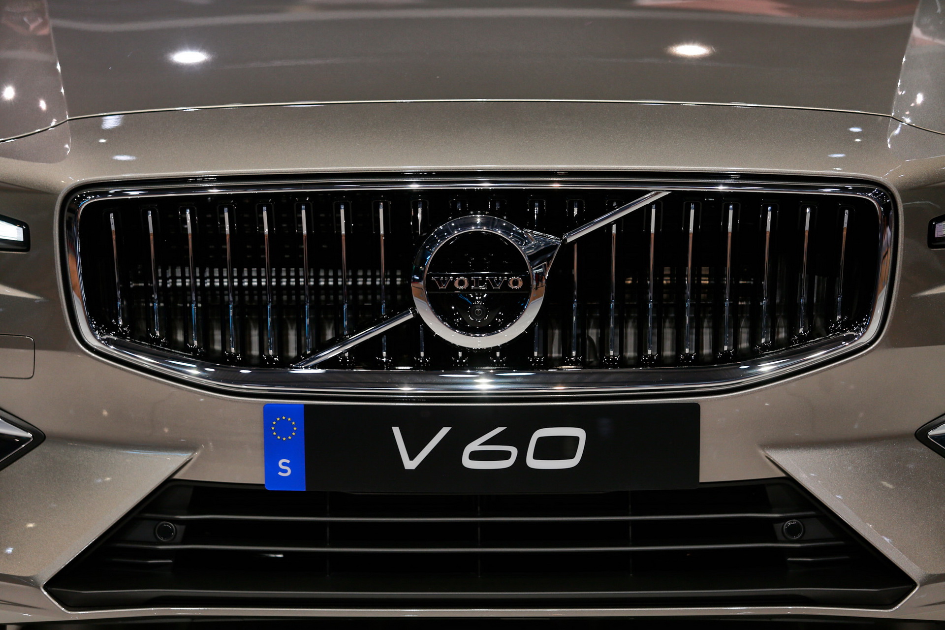2019-Volvo-V60-18 Check Out Volvo’s New V60 Wagon From The Geneva Show Floor