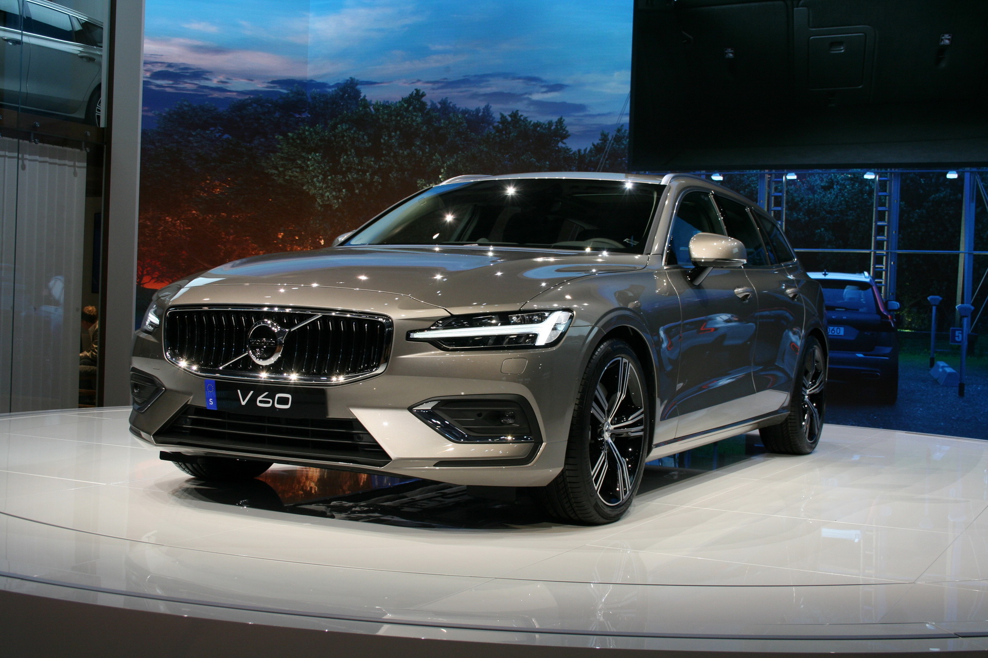 2019-Volvo-V60-20 Check Out Volvo’s New V60 Wagon From The Geneva Show Floor