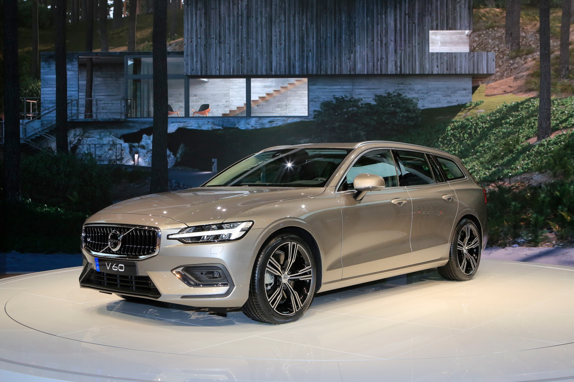 2019 Volvo V60 22 Volvo To Debut 2019 V60 And XC40 Inscription In America
