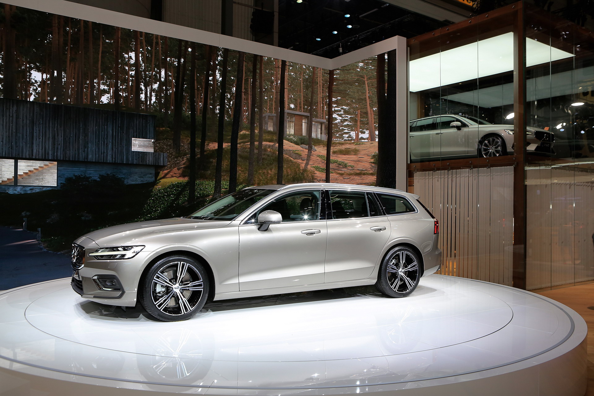 2019 Volvo V60 23 Volvo To Debut 2019 V60 And XC40 Inscription In America