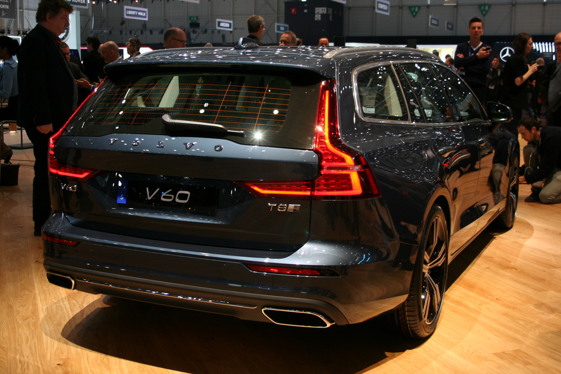 2019-Volvo-V60-23 Check Out Volvo’s New V60 Wagon From The Geneva Show Floor