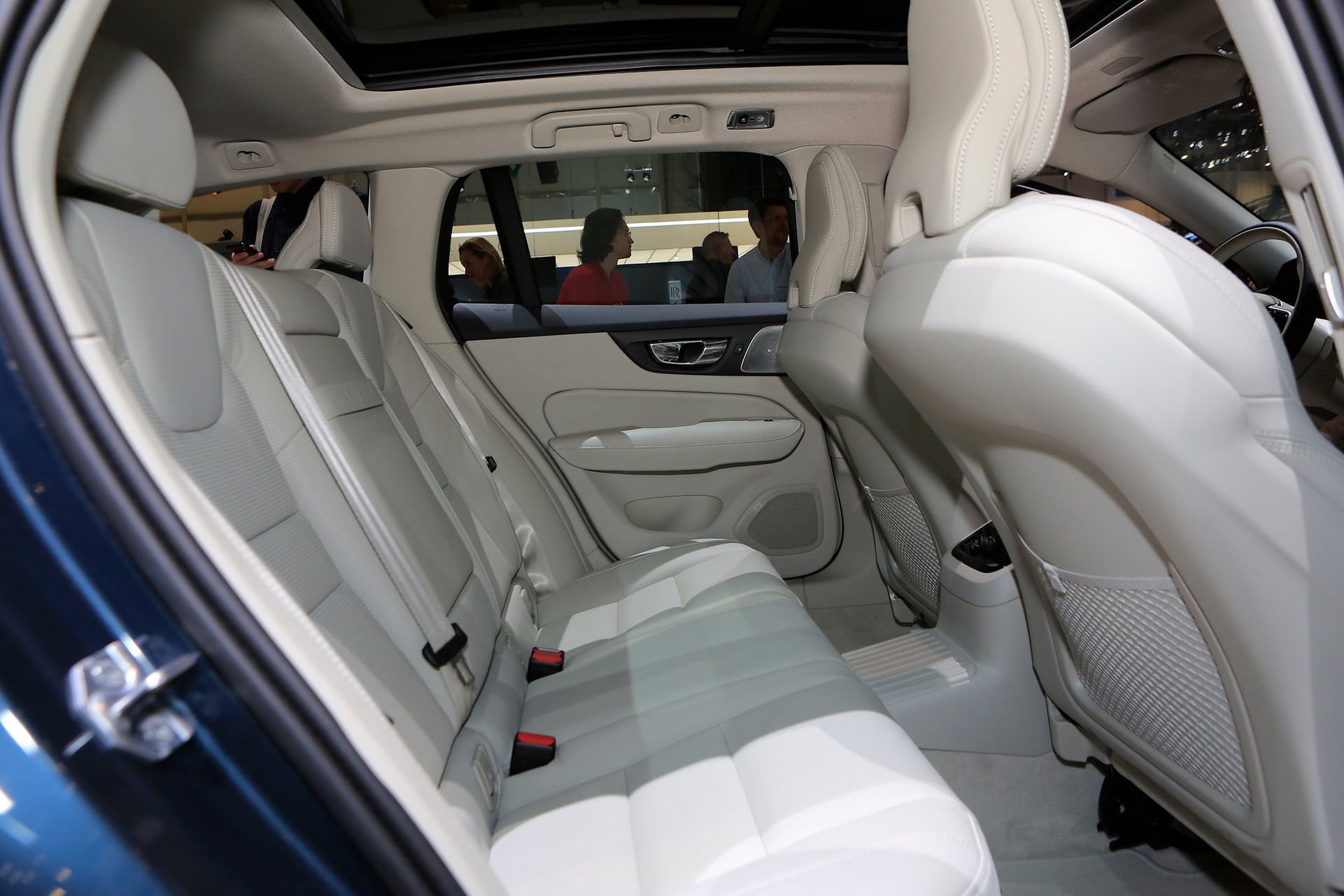 2019 Volvo V60 25 Volvo To Debut 2019 V60 And XC40 Inscription In America