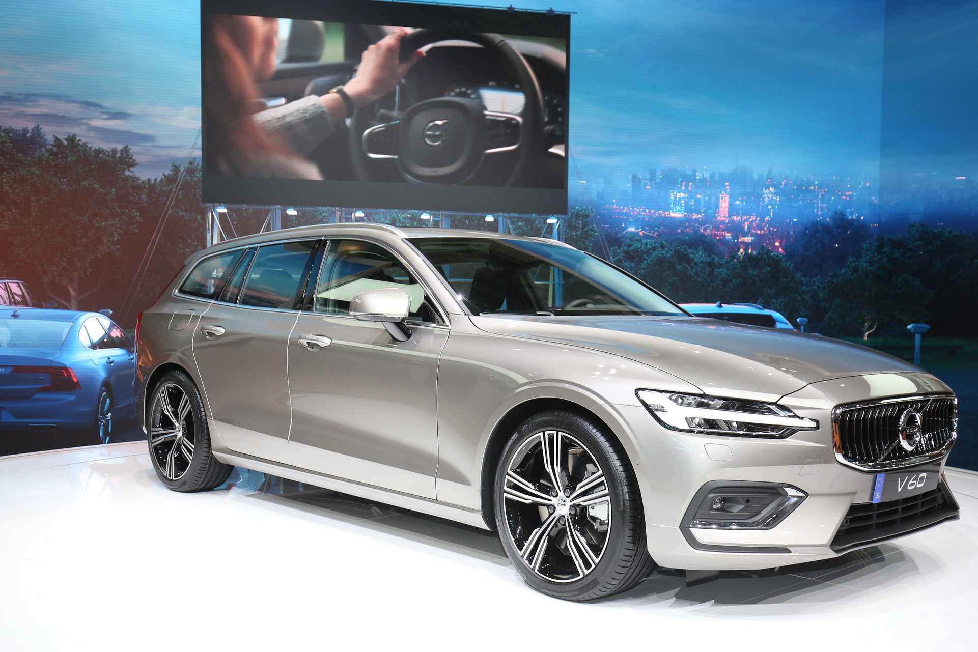 2019 Volvo V60 6 Volvo To Debut 2019 V60 And XC40 Inscription In America