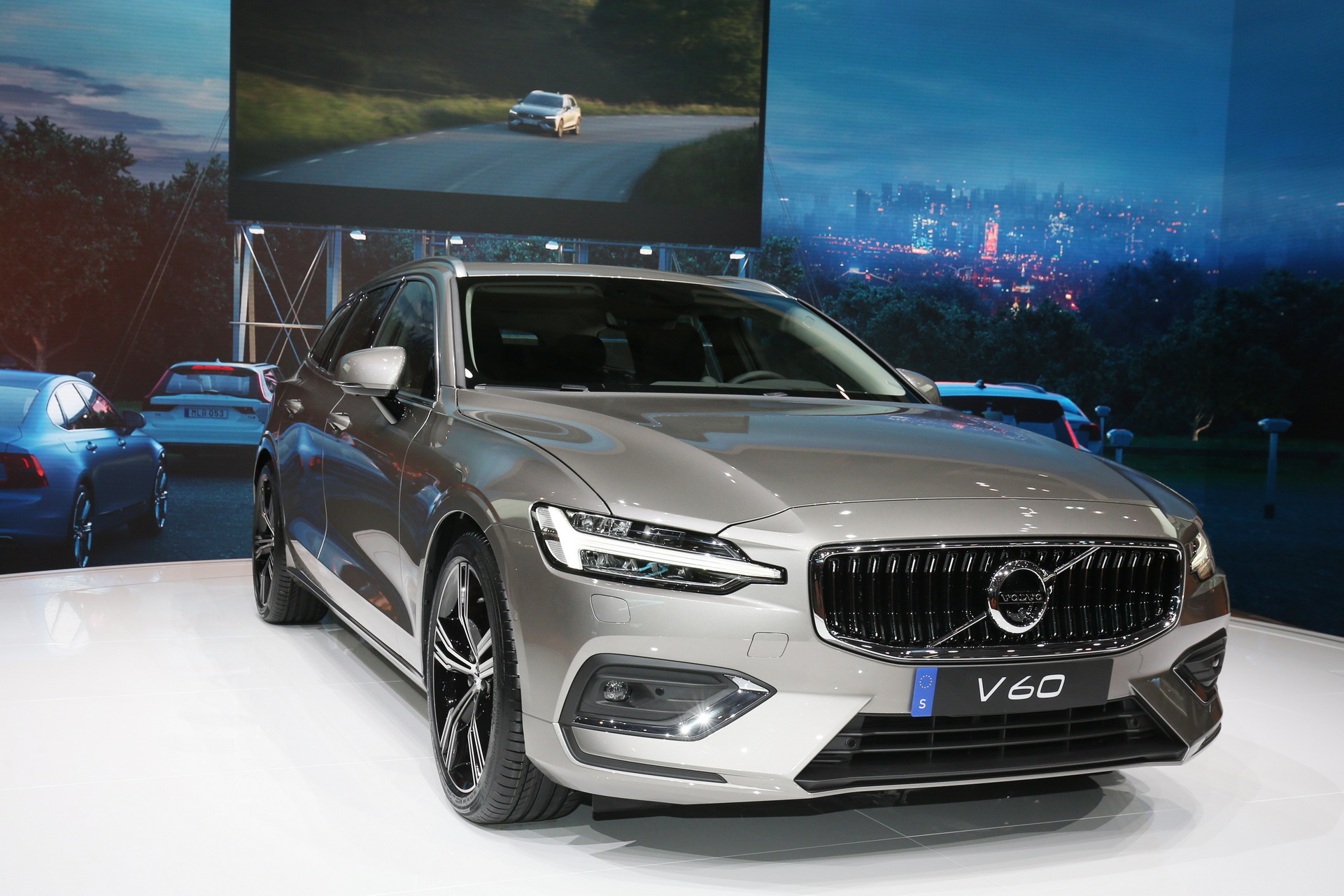 2019 Volvo V60 8 Volvo To Debut 2019 V60 And XC40 Inscription In America