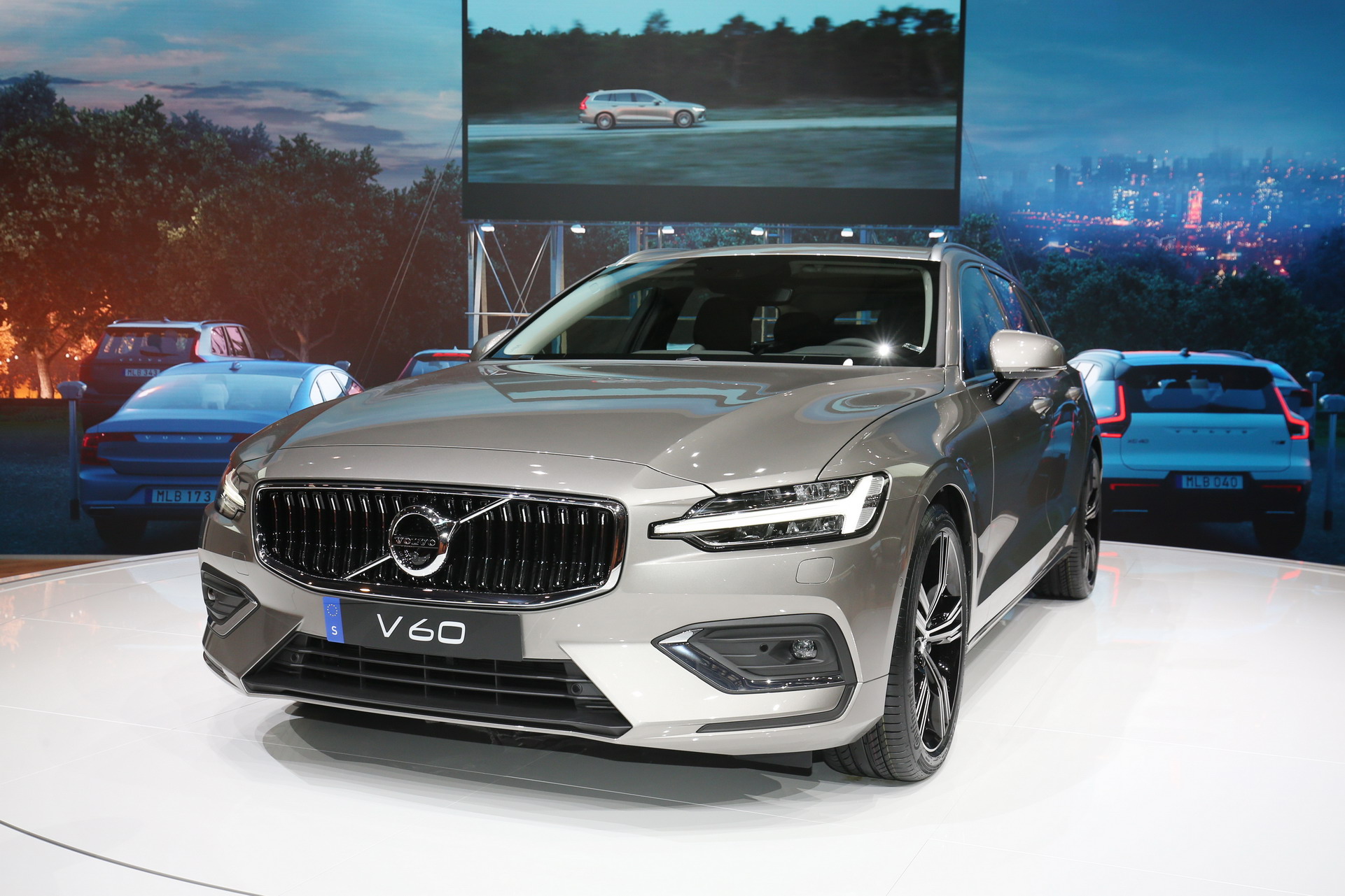 2019 Volvo V60 9 Volvo To Debut 2019 V60 And XC40 Inscription In America