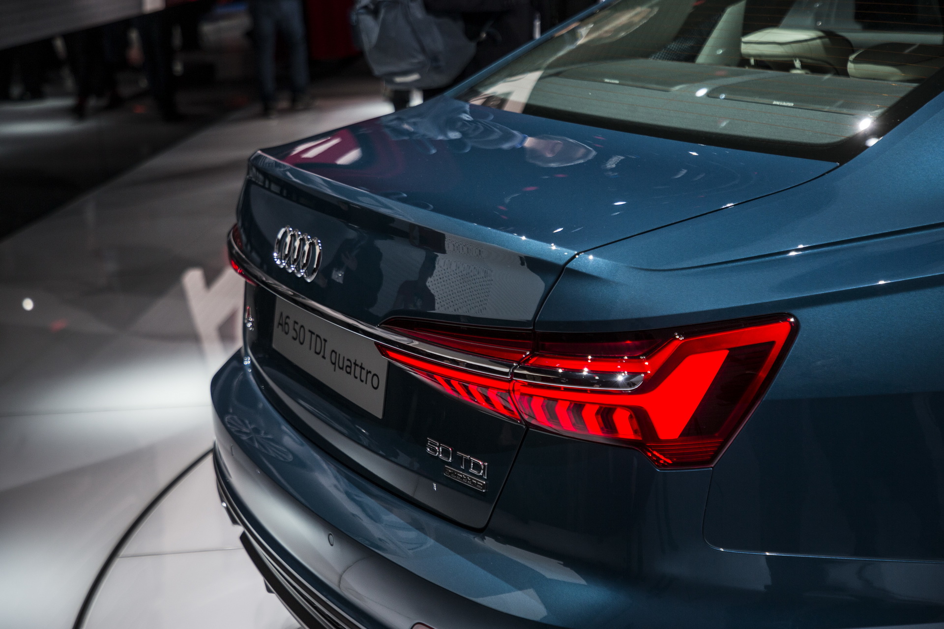 2019-audi-a6-17 New Audi A6 Ready To Fight BMW 5-Series With A8 Looks And Tech