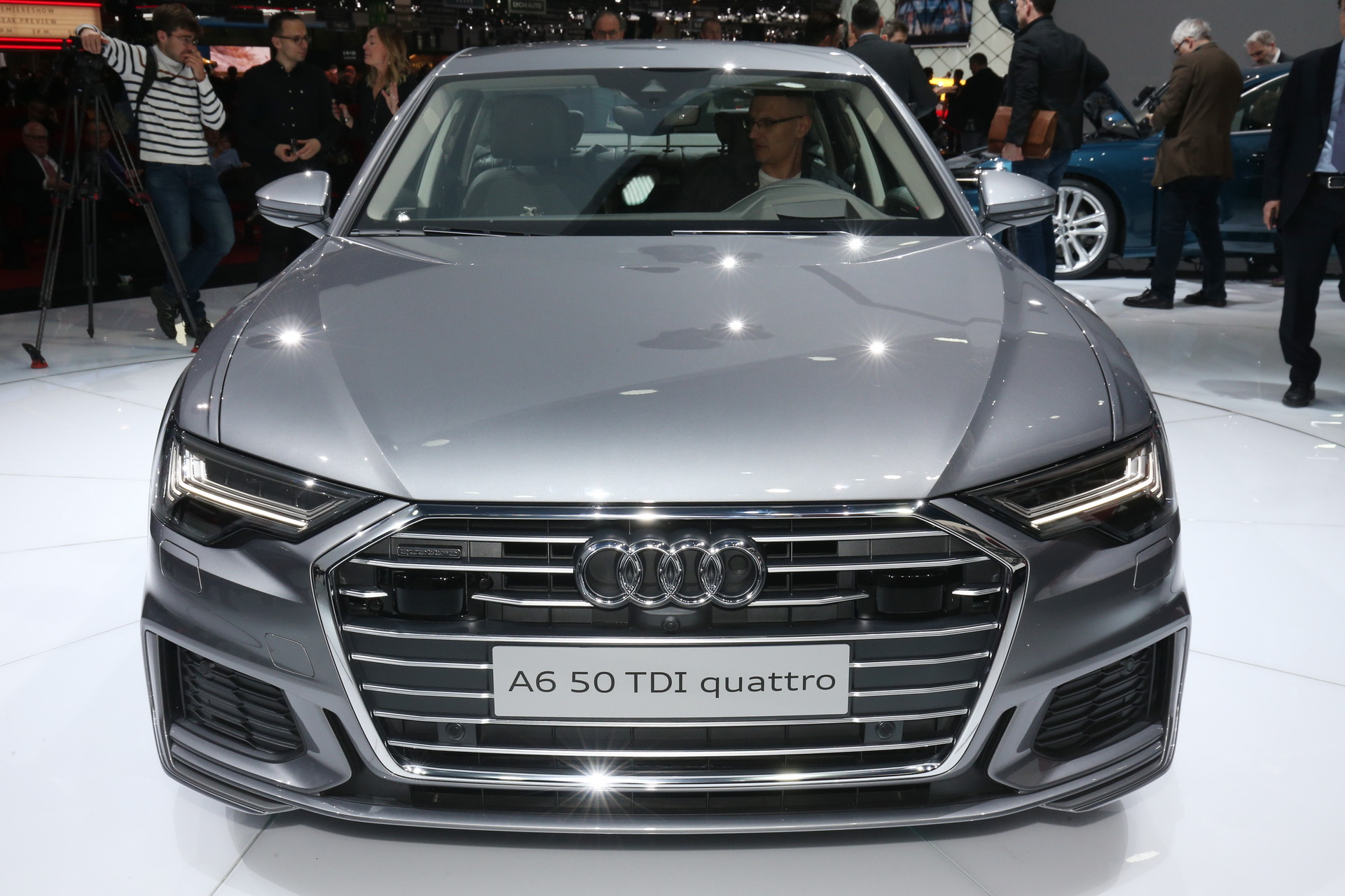 2019-audi-a6-5 New Audi A6 Ready To Fight BMW 5-Series With A8 Looks And Tech