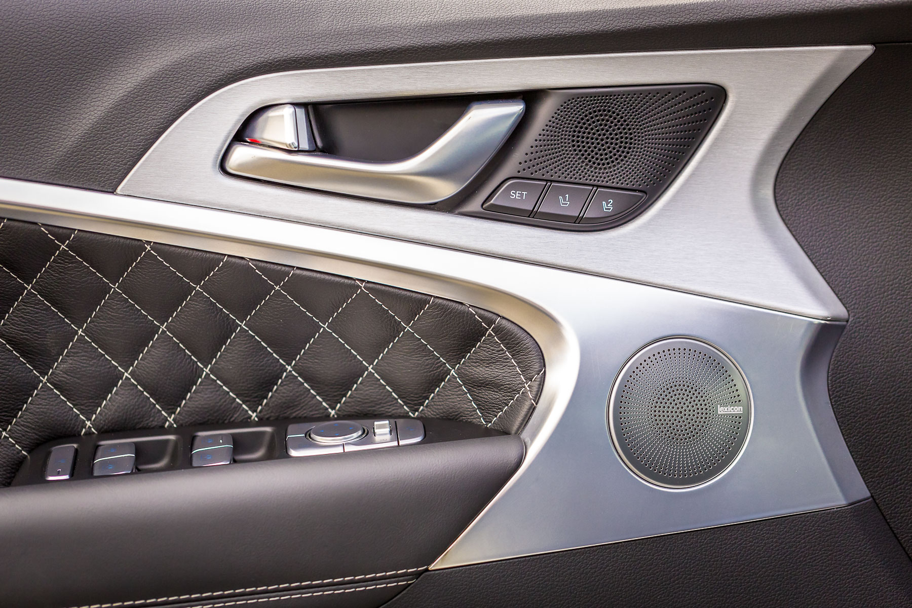 2019-genesis-g70-usa-debut-ny-20 Range-Topping Genesis G70 V6 To Pack 365HP And Hit 60 MPH In 4.5s