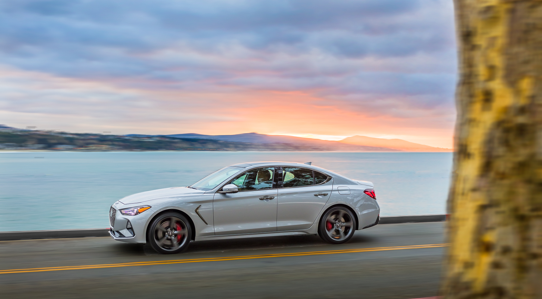 2019-genesis-g70-usa-debut-ny-24 Range-Topping Genesis G70 V6 To Pack 365HP And Hit 60 MPH In 4.5s
